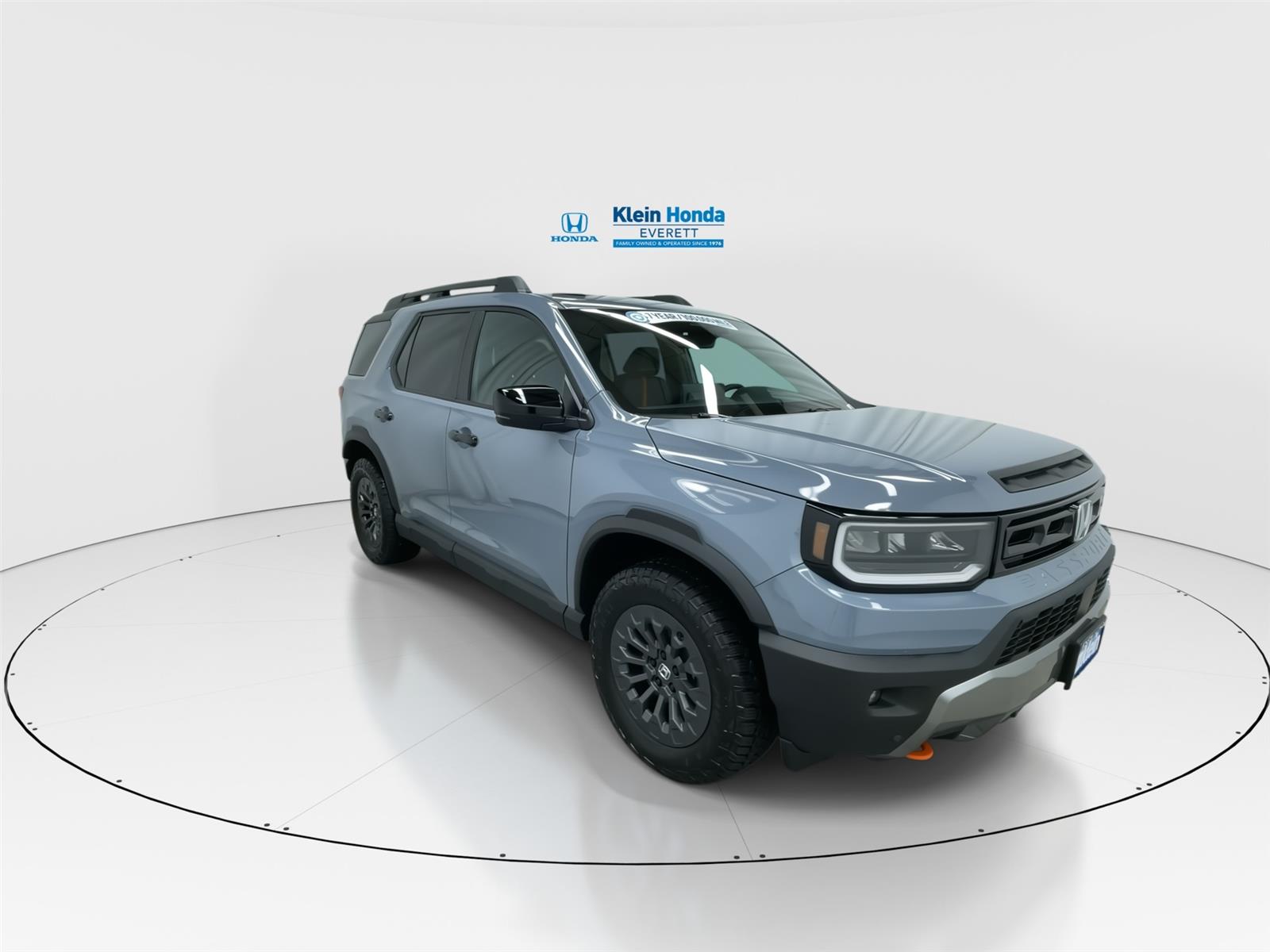 View vehicle photo 4