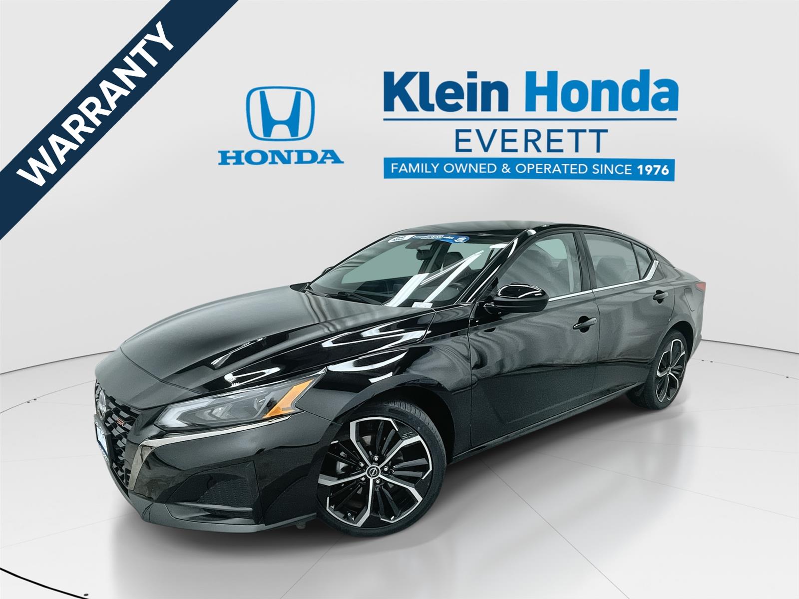 Super Black 2024 Nissan Altima 2.5 SR AWD Sedan All-Wheel Drive Continuously Variable Transmission