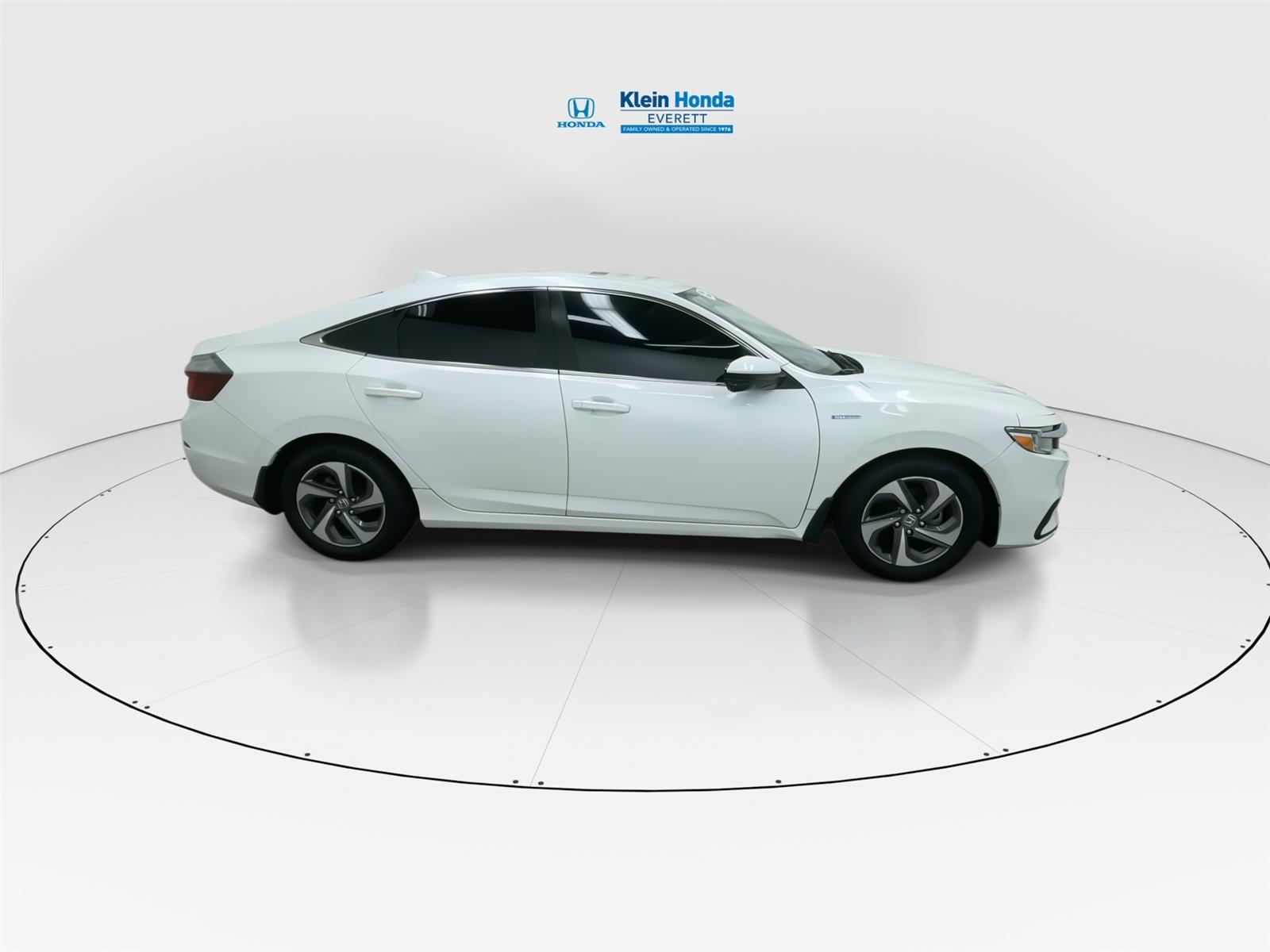 View vehicle photo 3