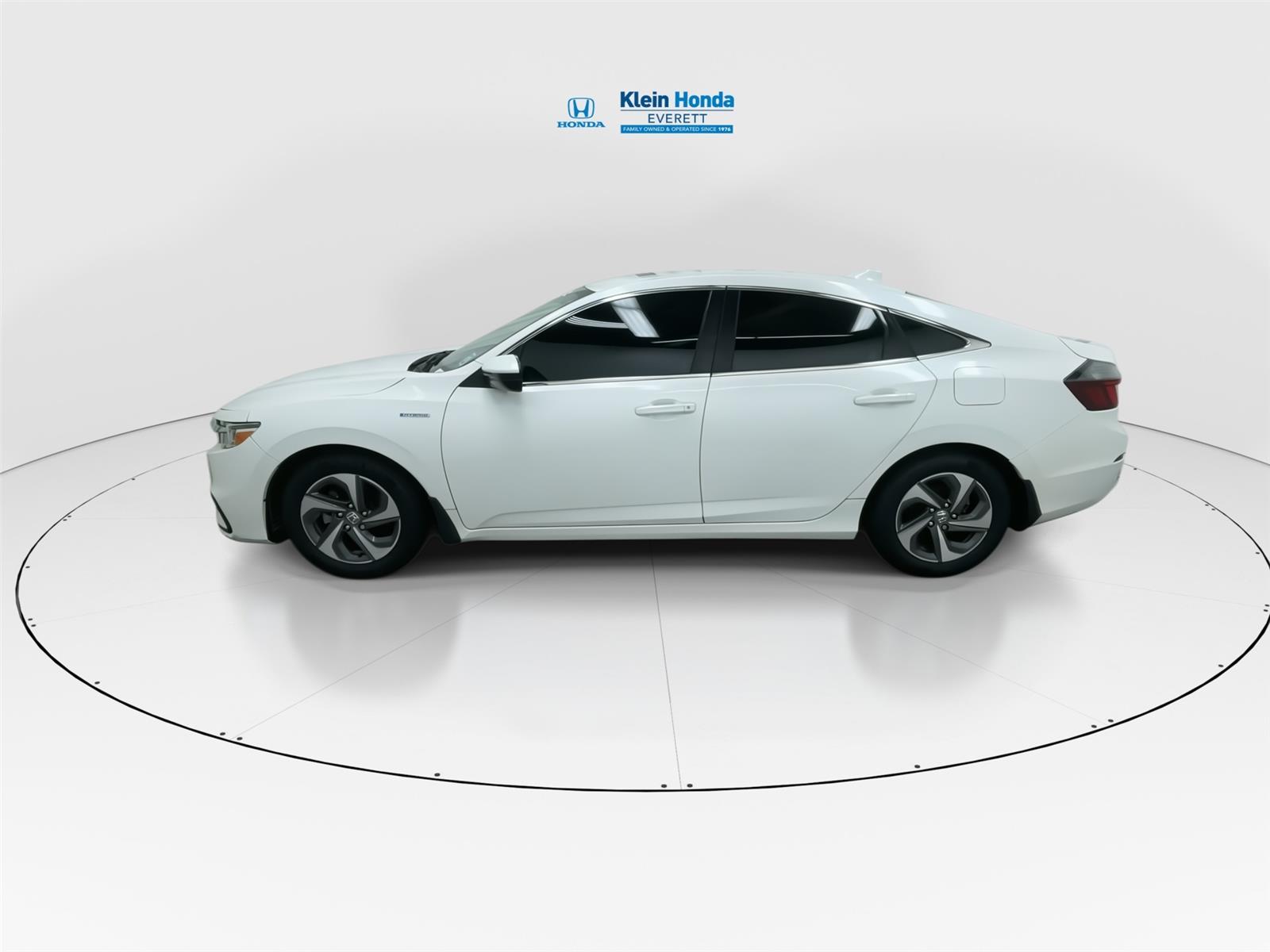 View vehicle photo 7