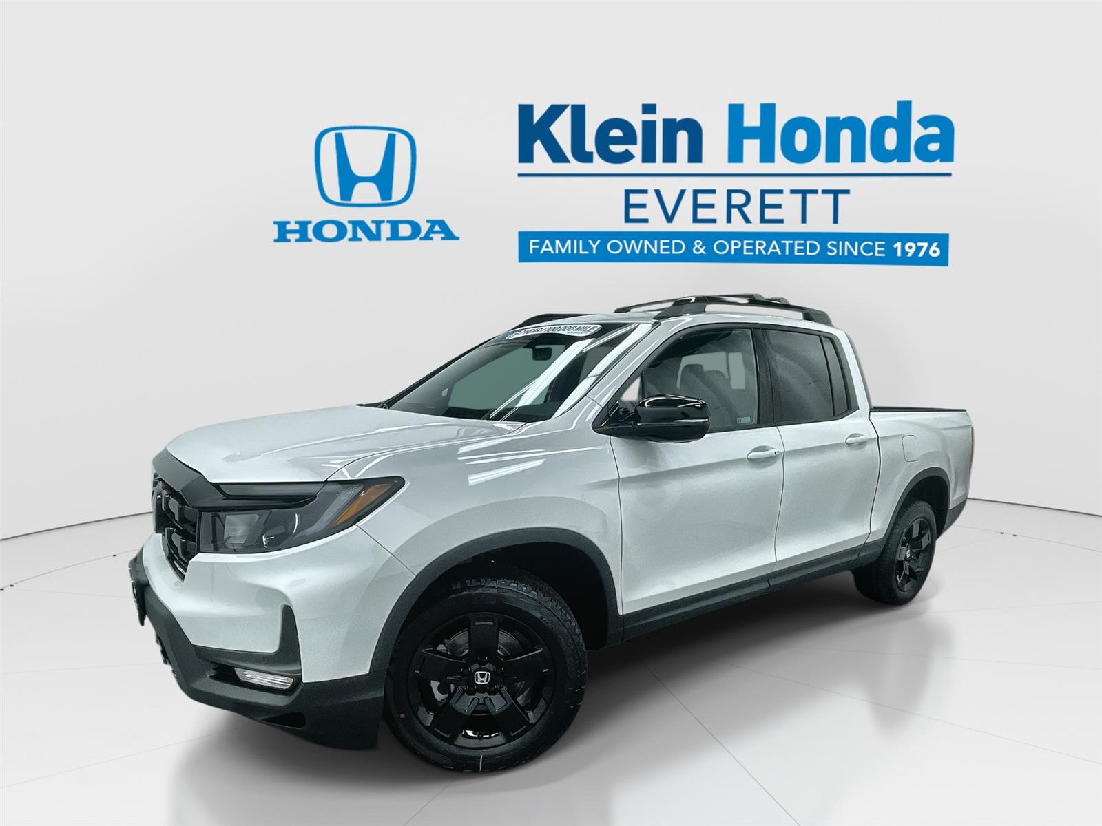 Platinum White Pearl 2026 Honda Ridgeline Black Edition AWD Pickup Truck All-Wheel Drive Automatic