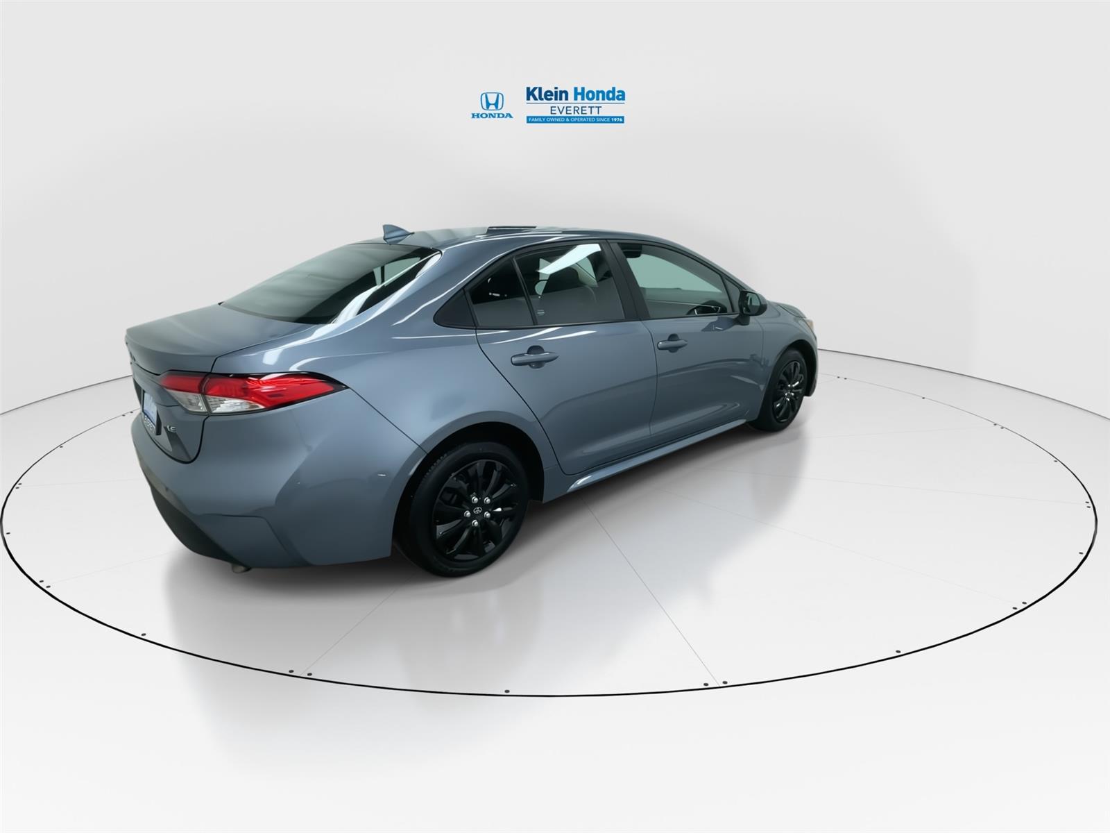 View vehicle photo 2