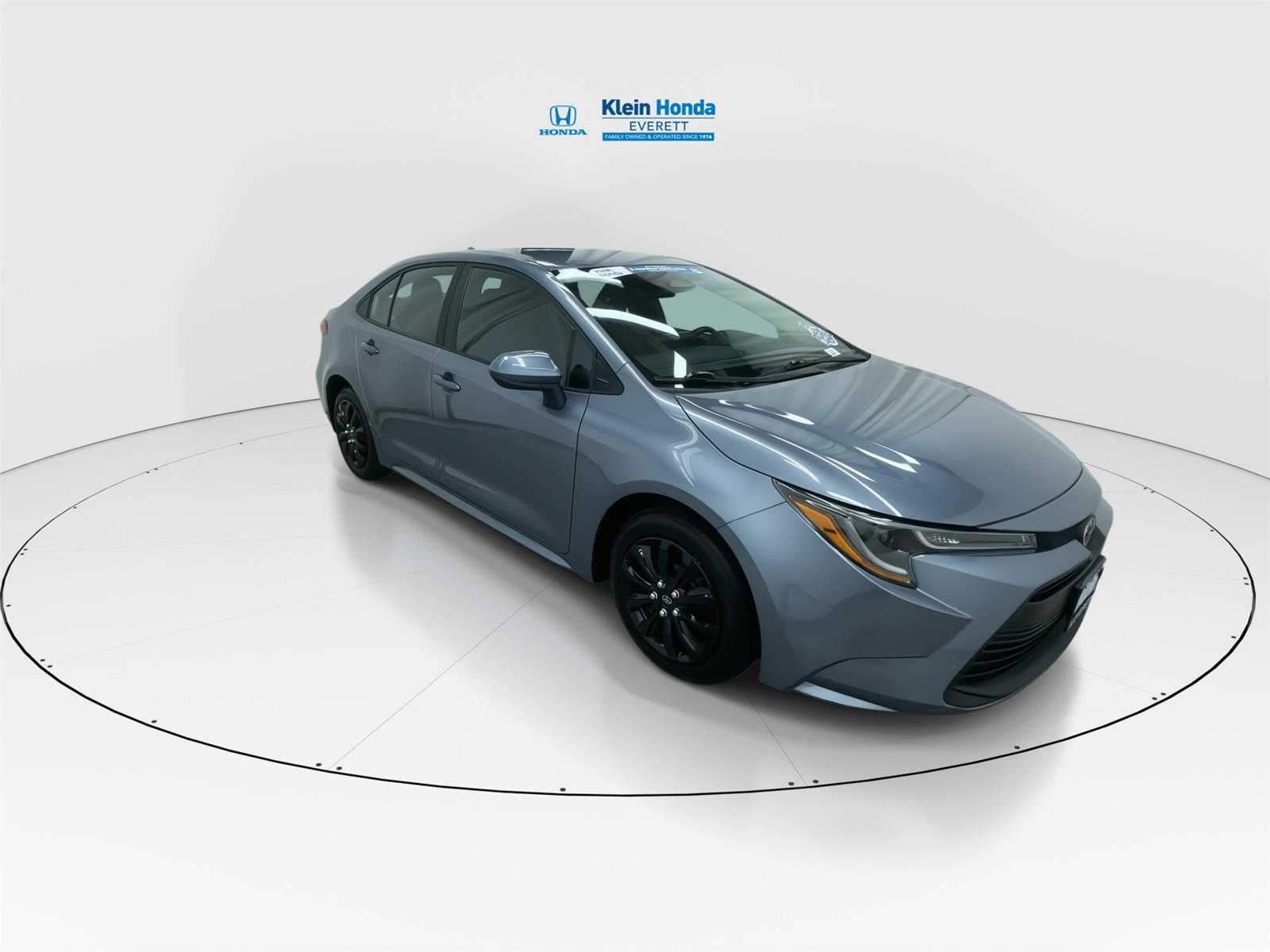 View vehicle photo 4