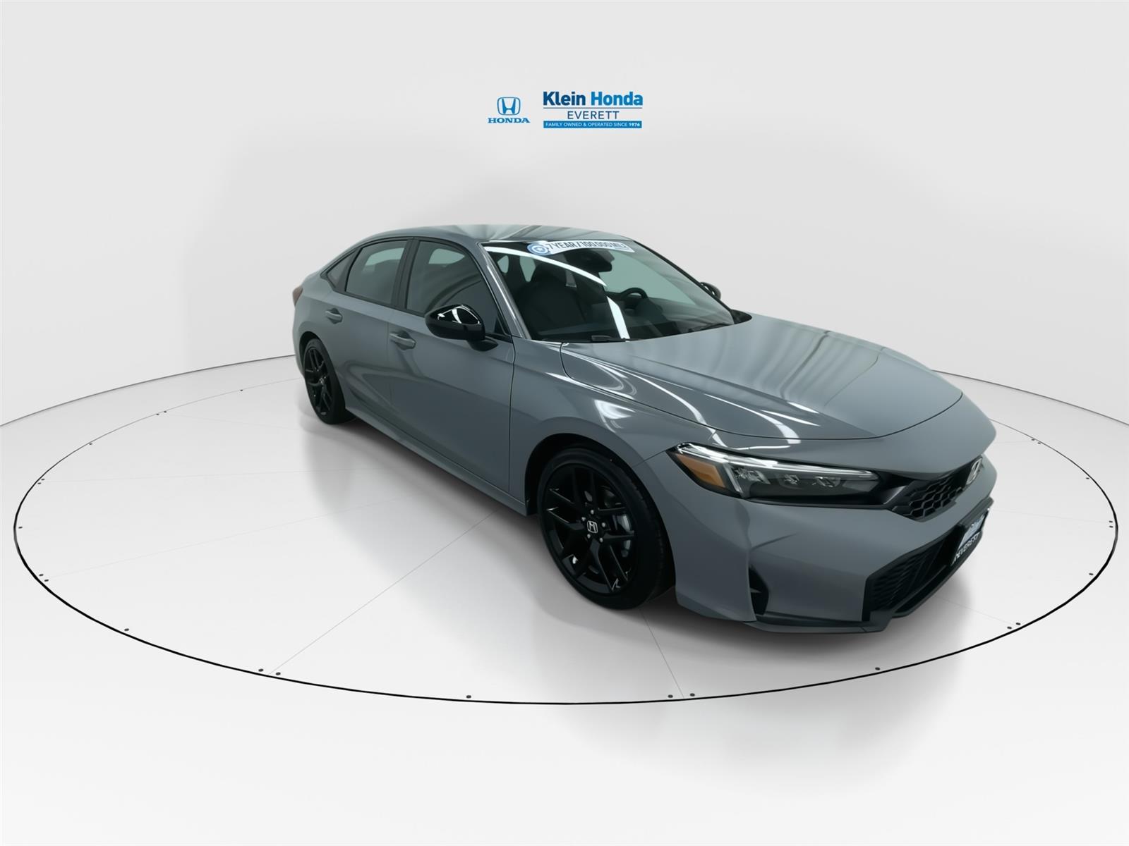 View vehicle photo 4