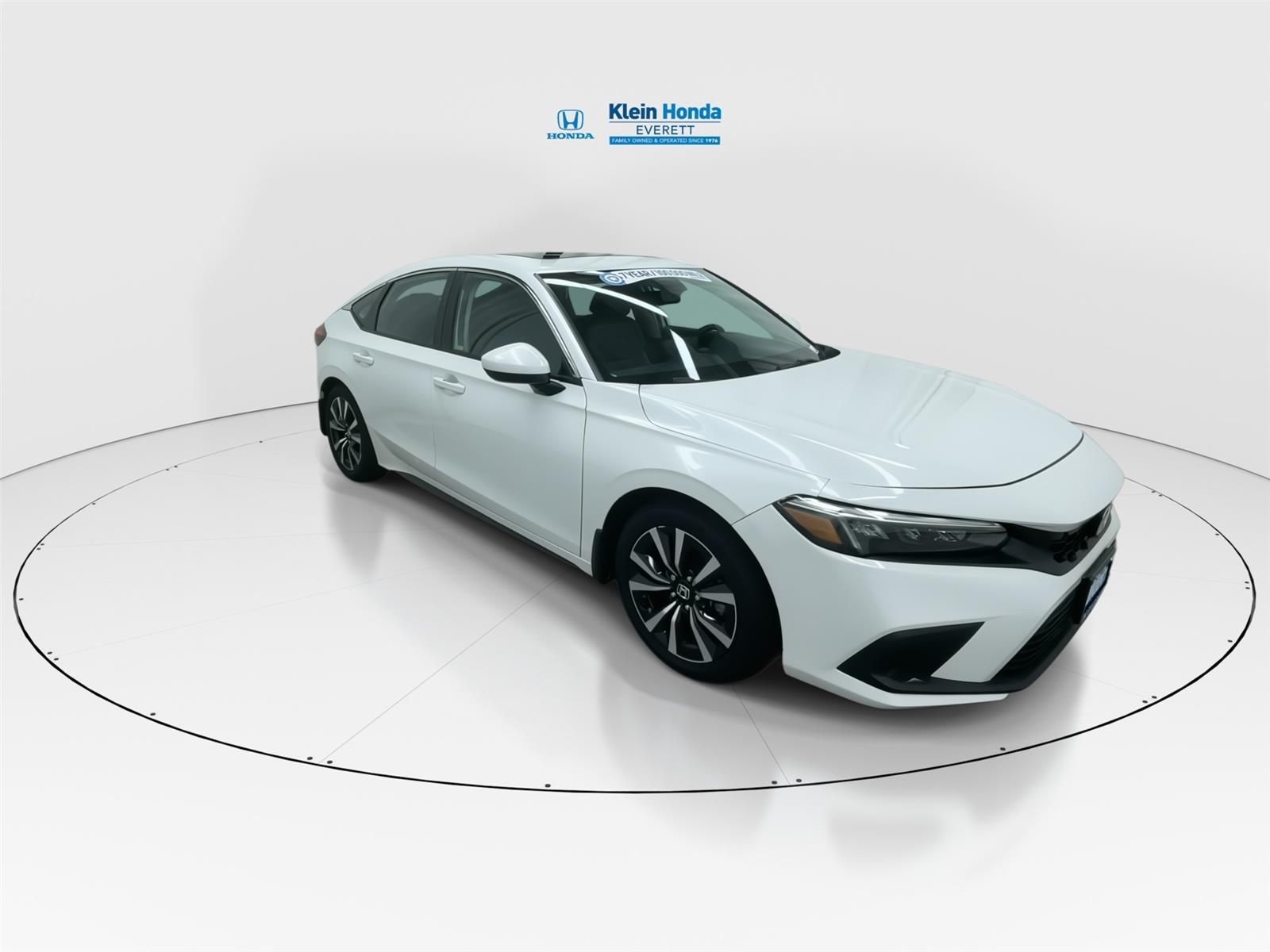 View vehicle photo 4