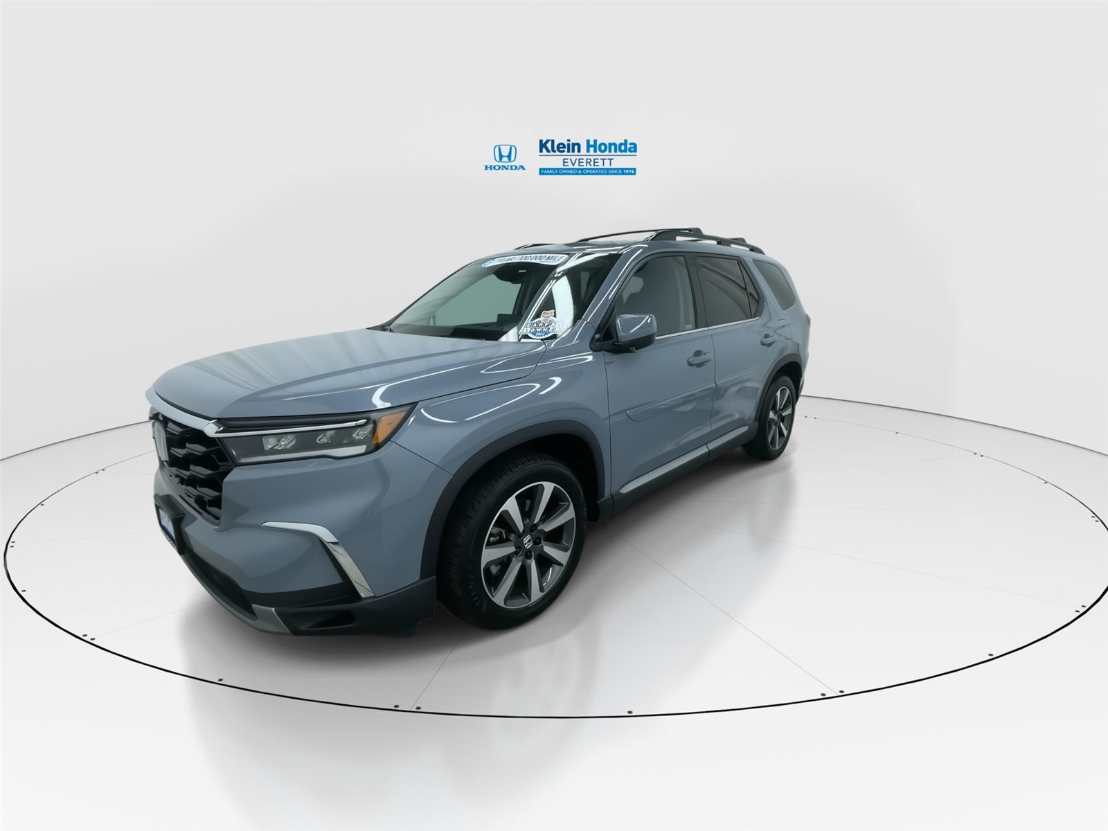 View vehicle photo 6