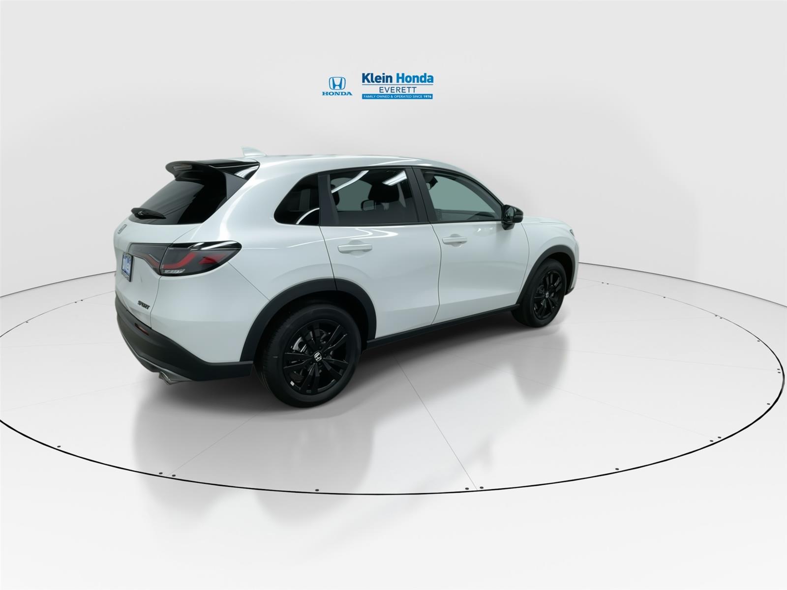 View vehicle photo 2