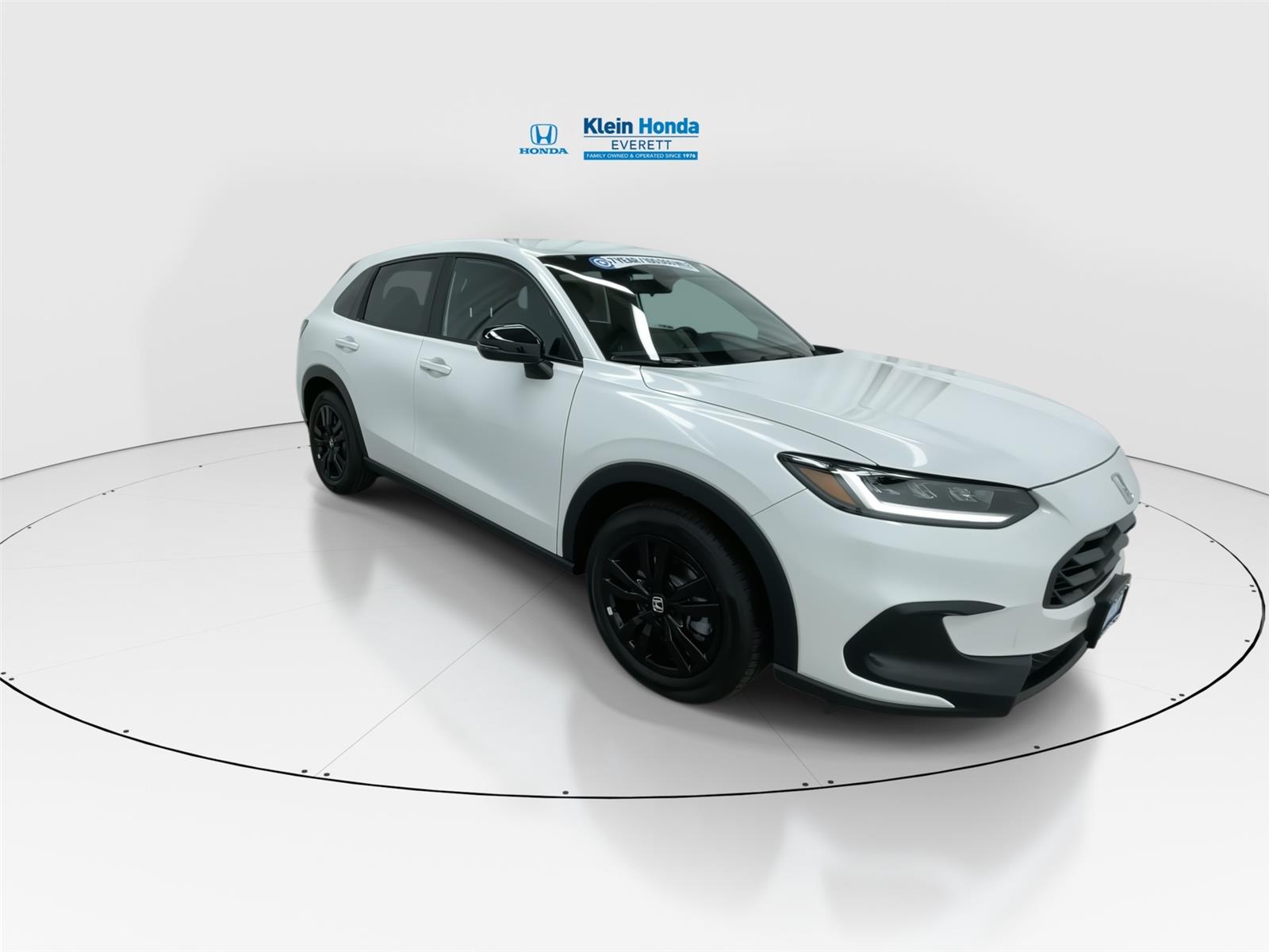 View vehicle photo 4