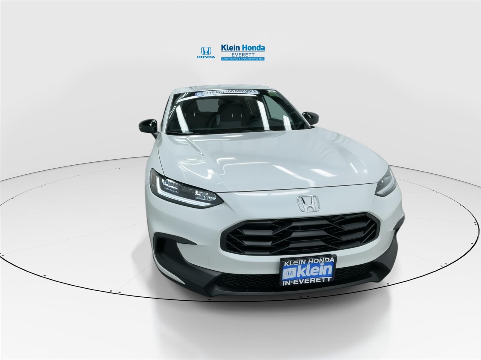 View vehicle photo 5