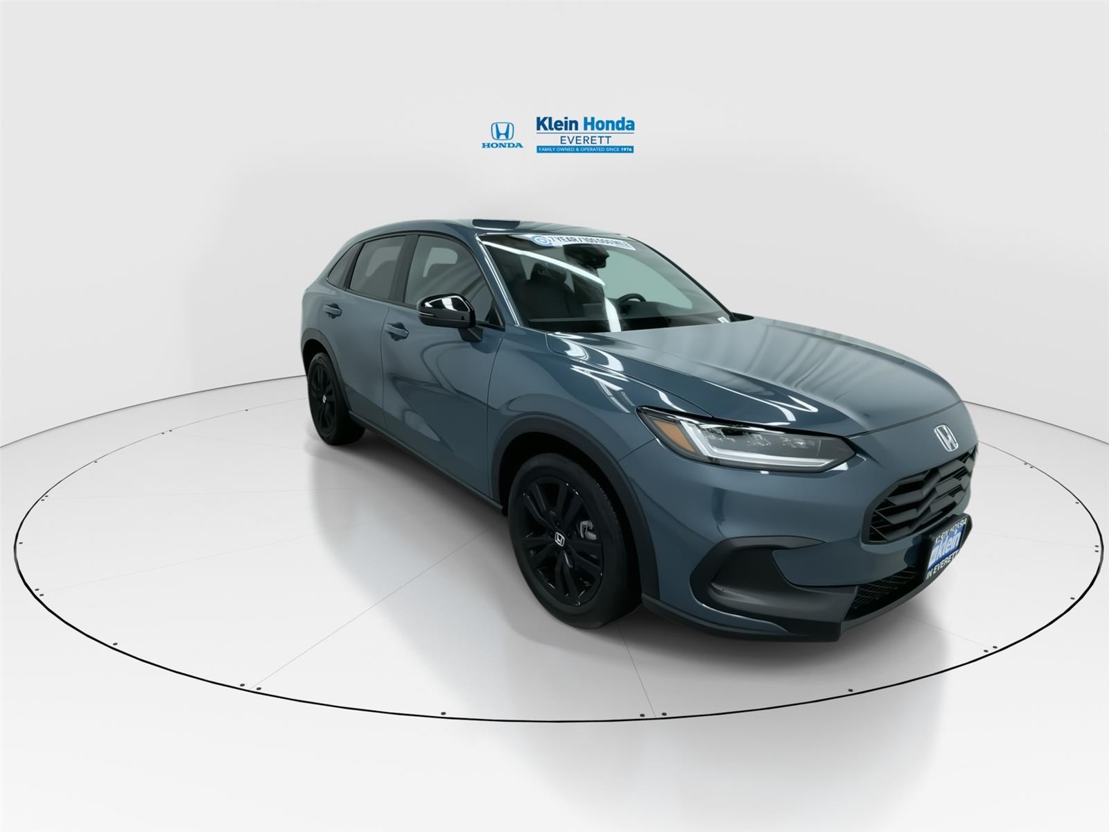 View vehicle photo 4