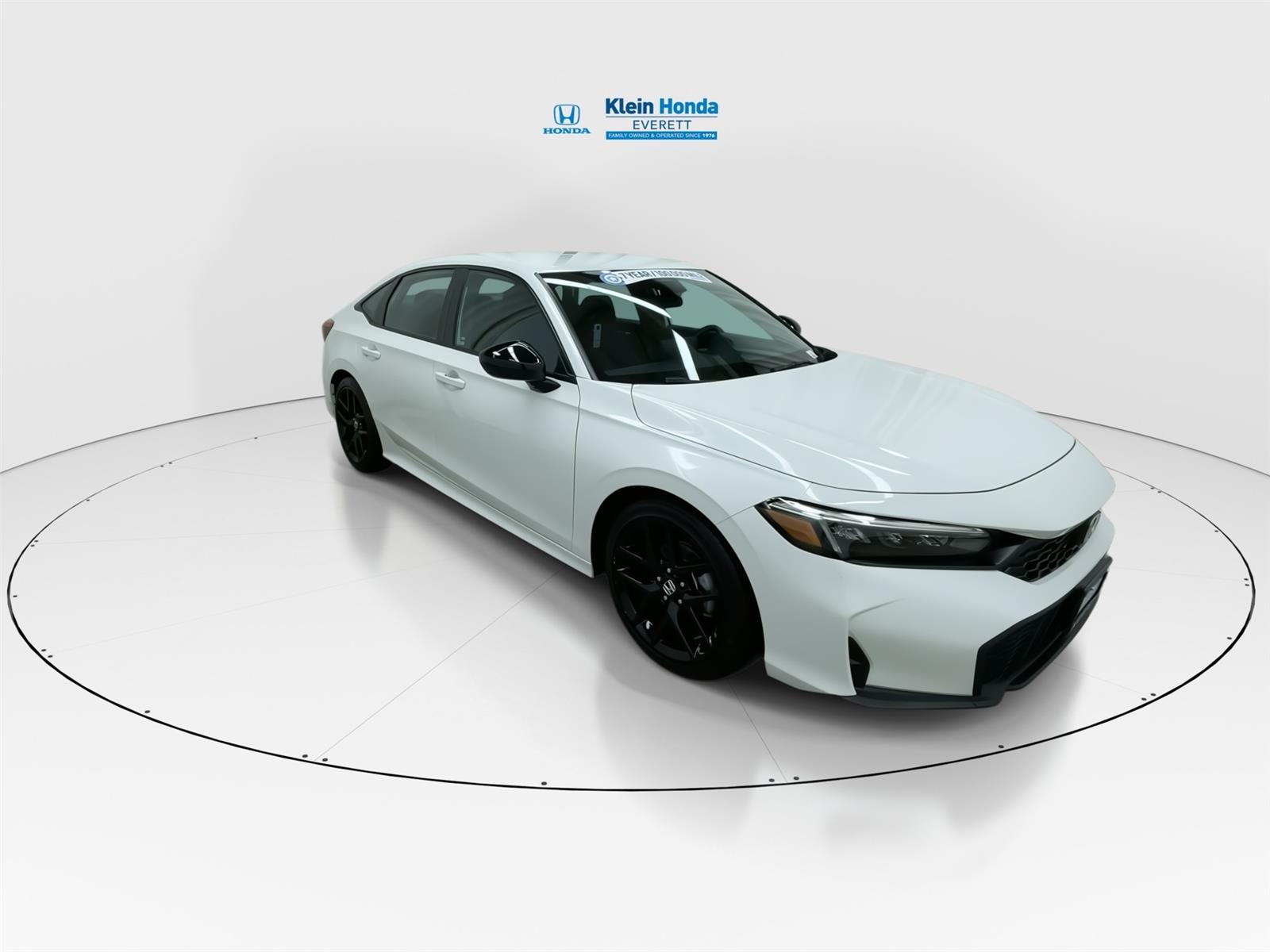 View vehicle photo 4