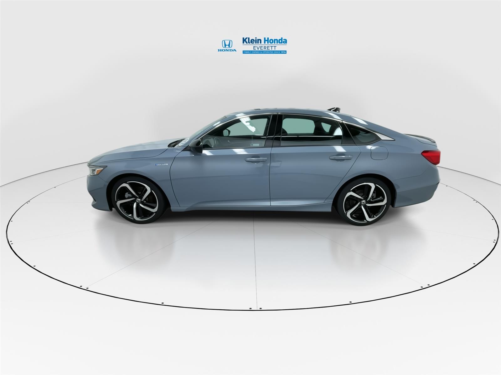 View vehicle photo 7