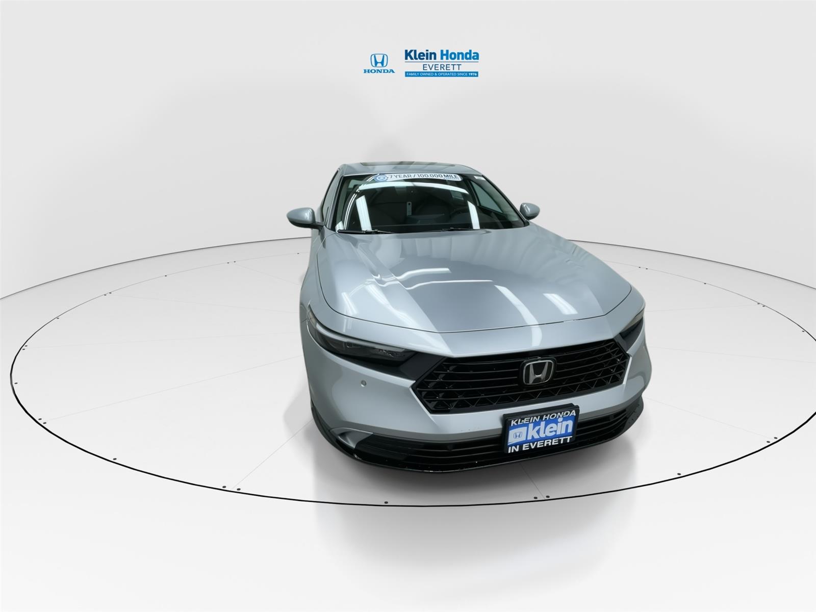 View vehicle photo 5