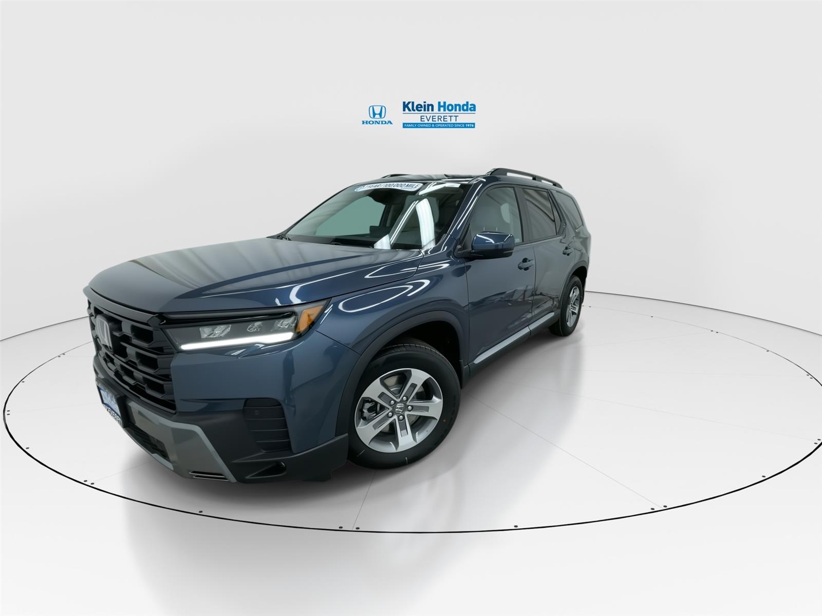 View vehicle photo 6