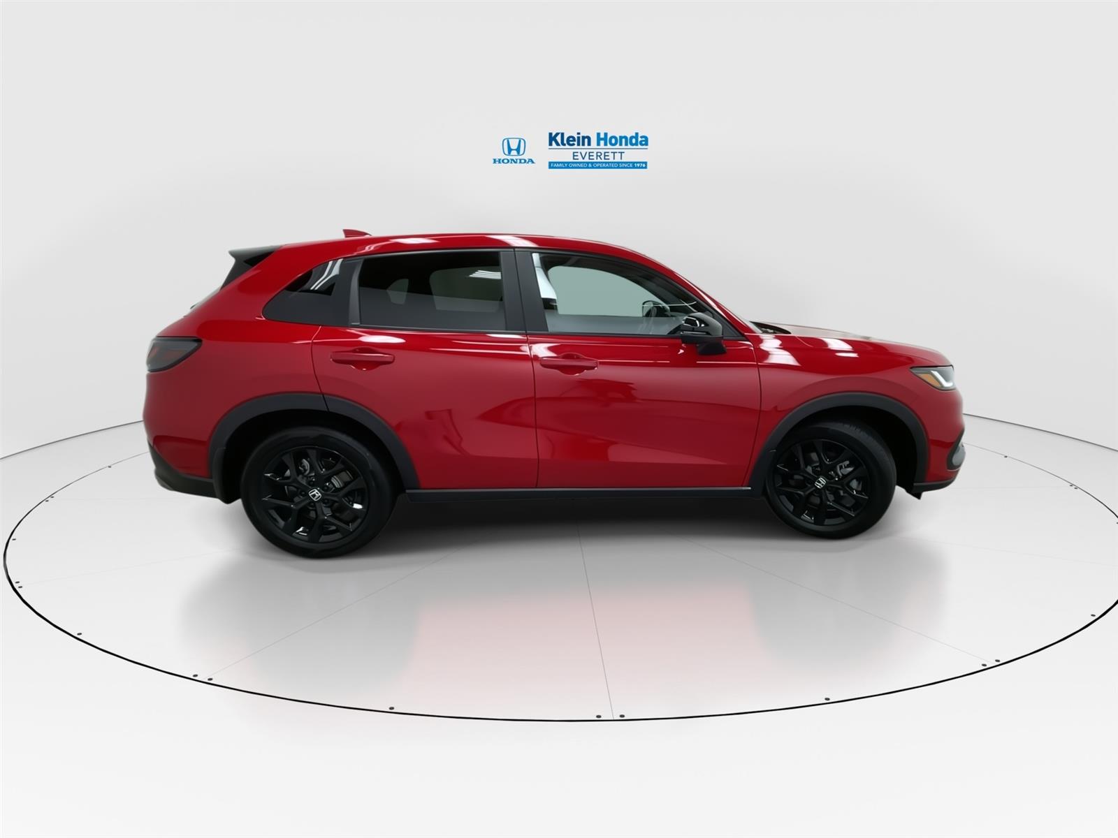 View vehicle photo 3