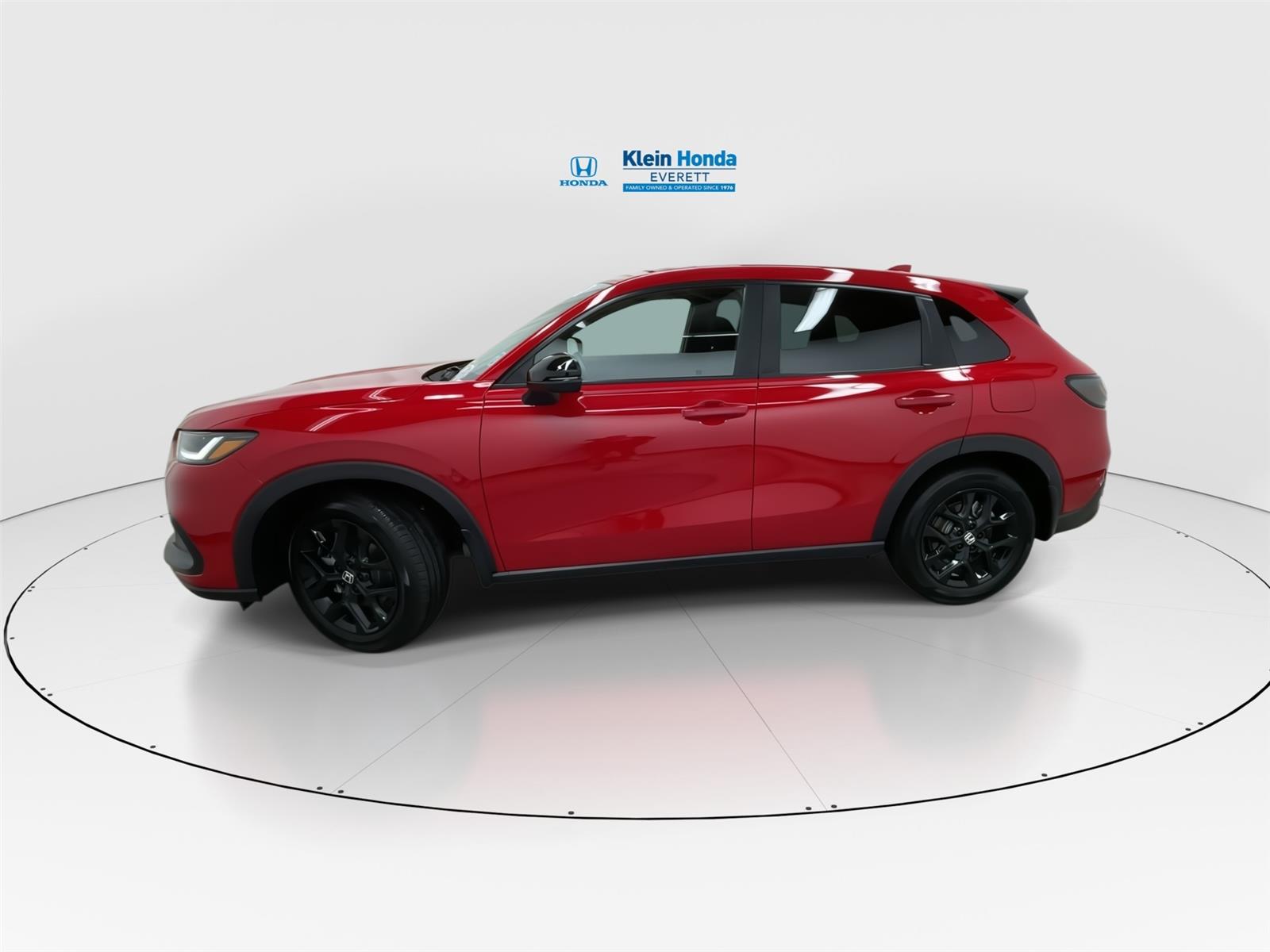 View vehicle photo 7