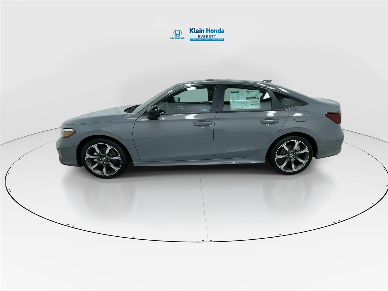 View vehicle photo 7