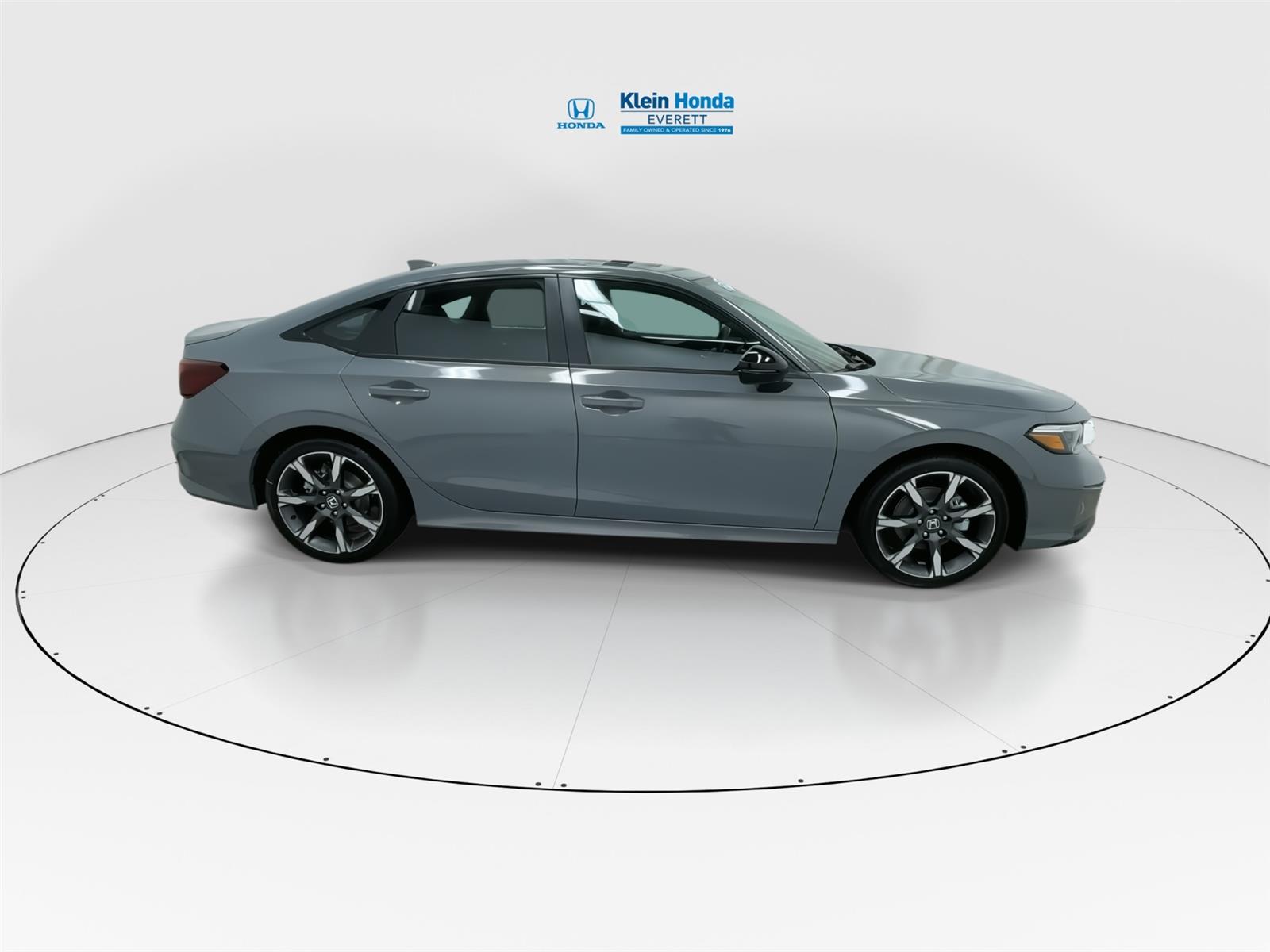 View vehicle photo 3