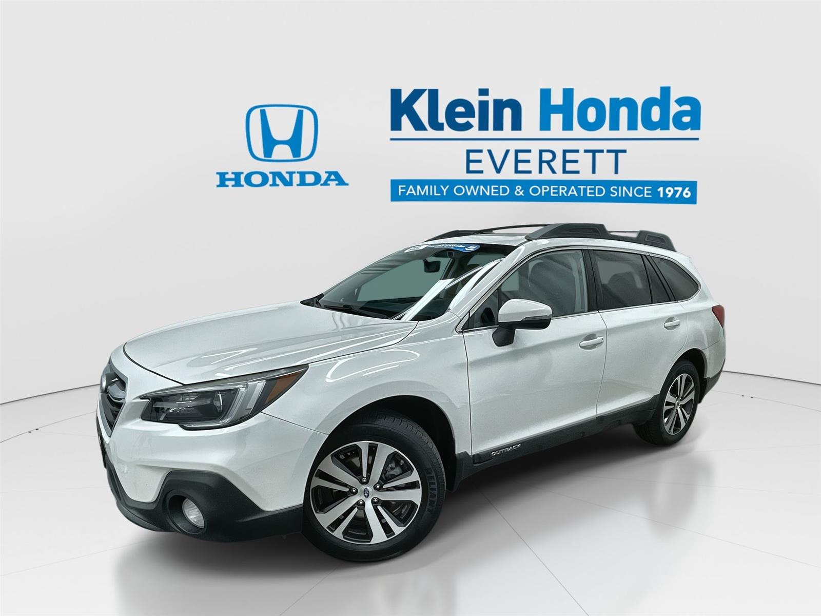Crystal White Pearl 2018 Subaru Outback Wagon All-Wheel Drive Continuously Variable Transmission