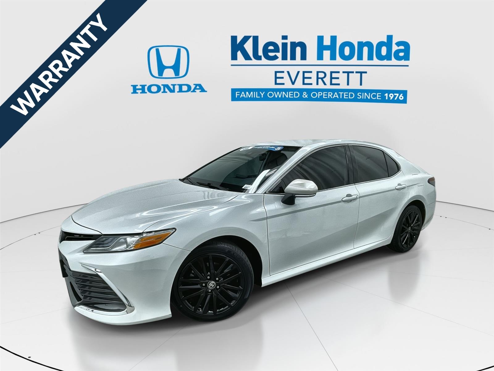 White (Wind Chill Pearl) 2022 Toyota Camry XLE FWD Sedan Front-Wheel Drive 8-Speed Automatic