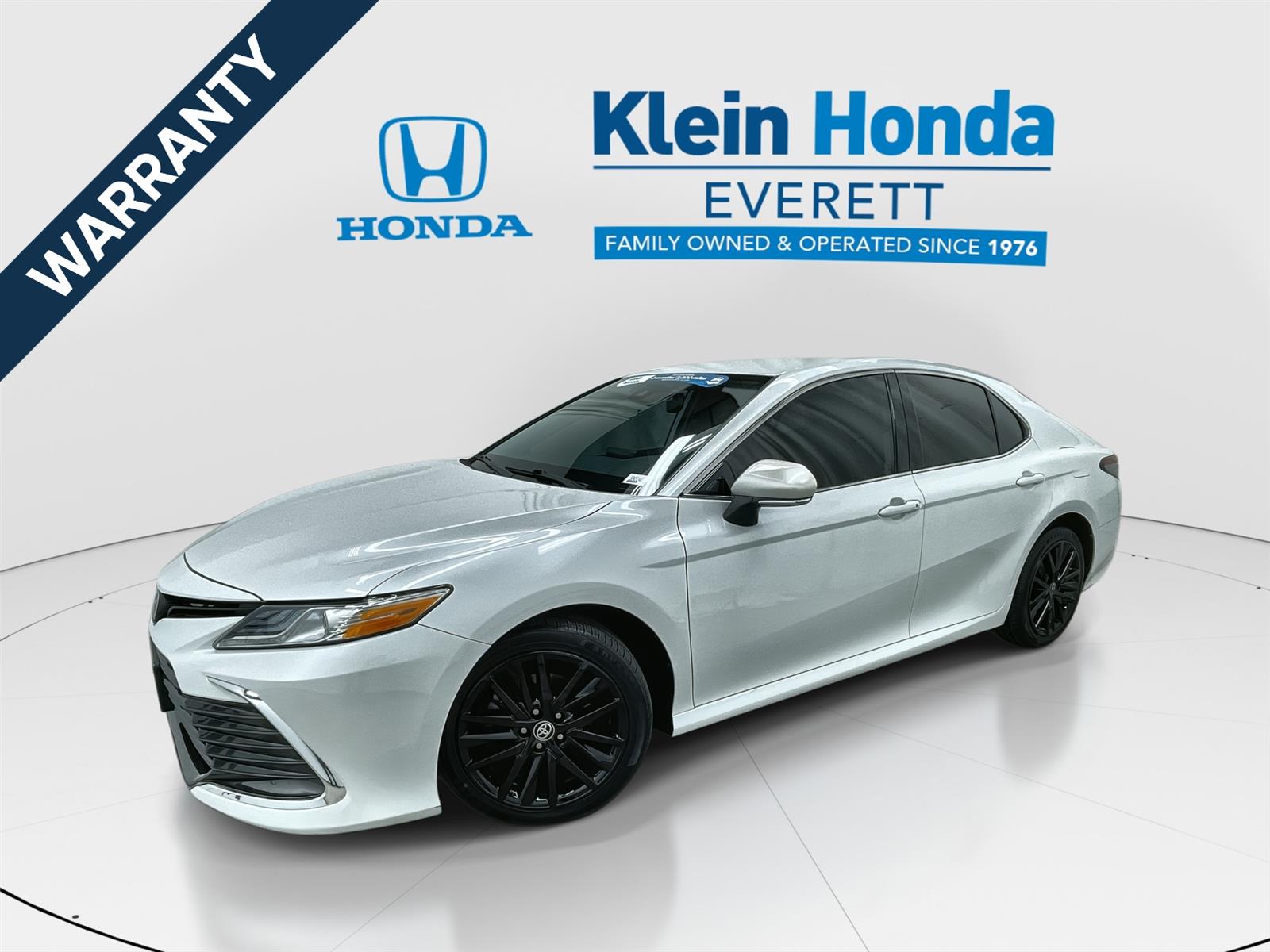White (Wind Chill Pearl) 2022 Toyota Camry XLE FWD Sedan Front-Wheel Drive 8-Speed Automatic