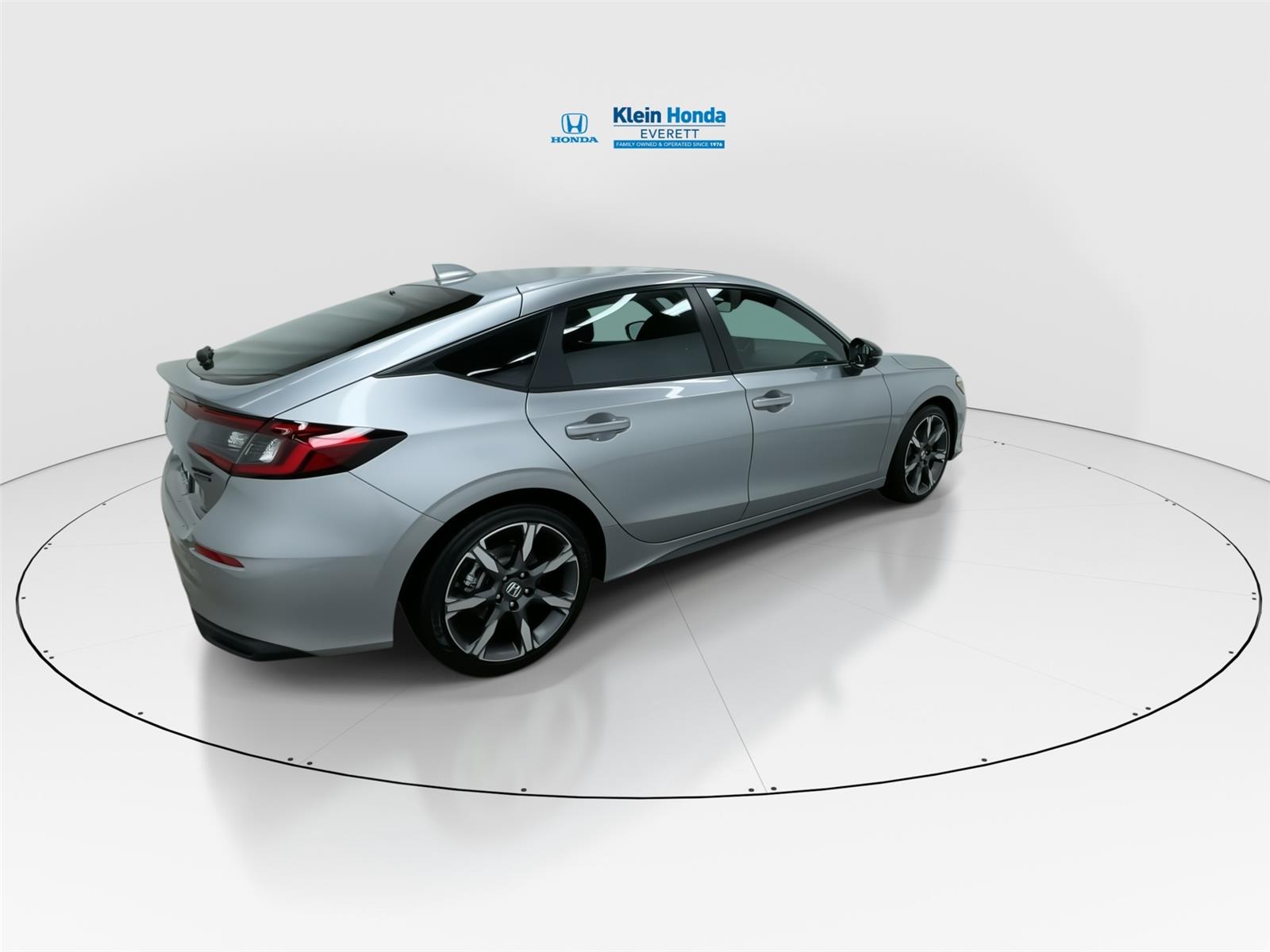 View vehicle photo 2