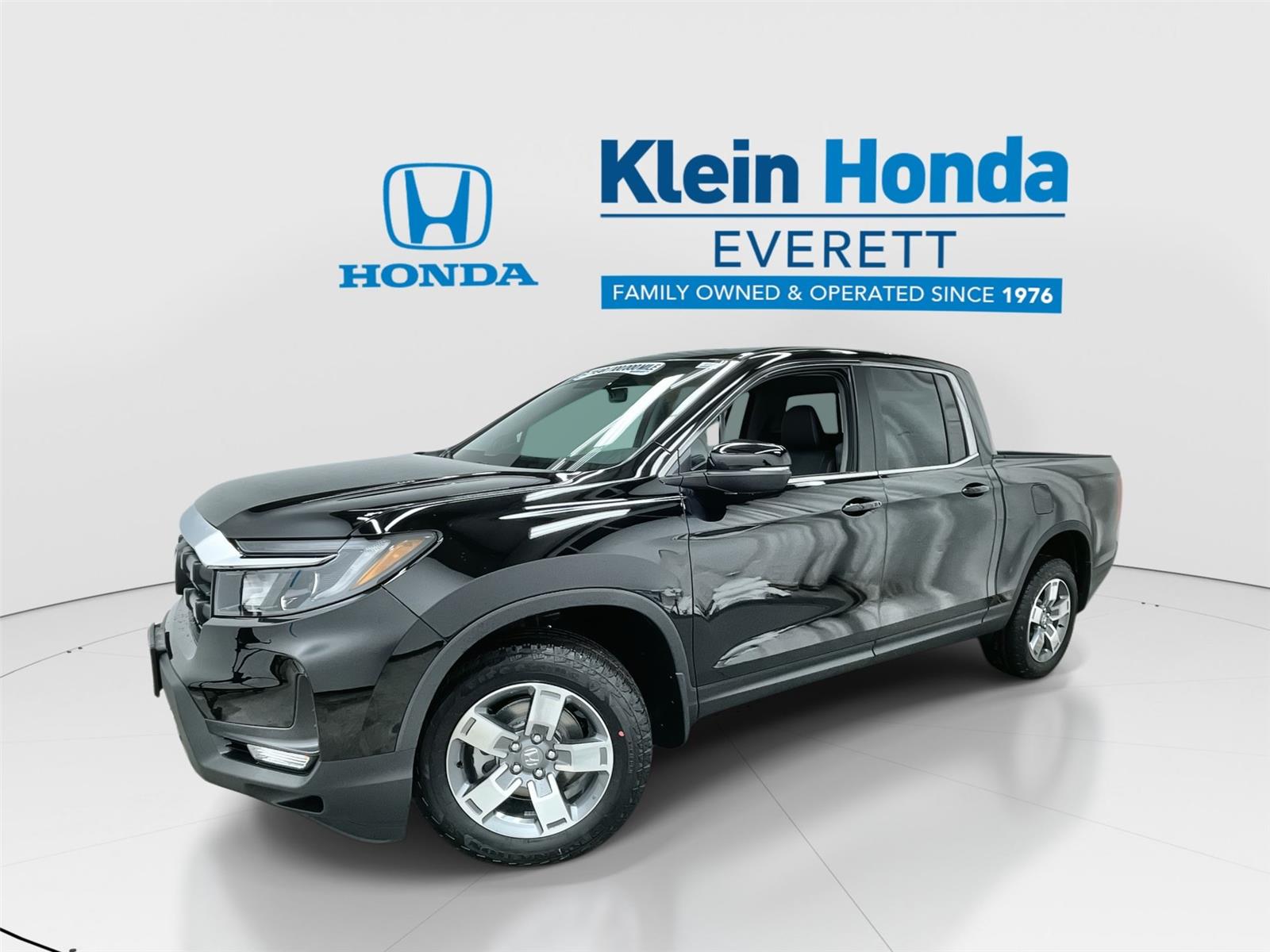 Crystal Black Pearl 2026 Honda Ridgeline RTL AWD Pickup Truck All-Wheel Drive 9-Speed Automatic