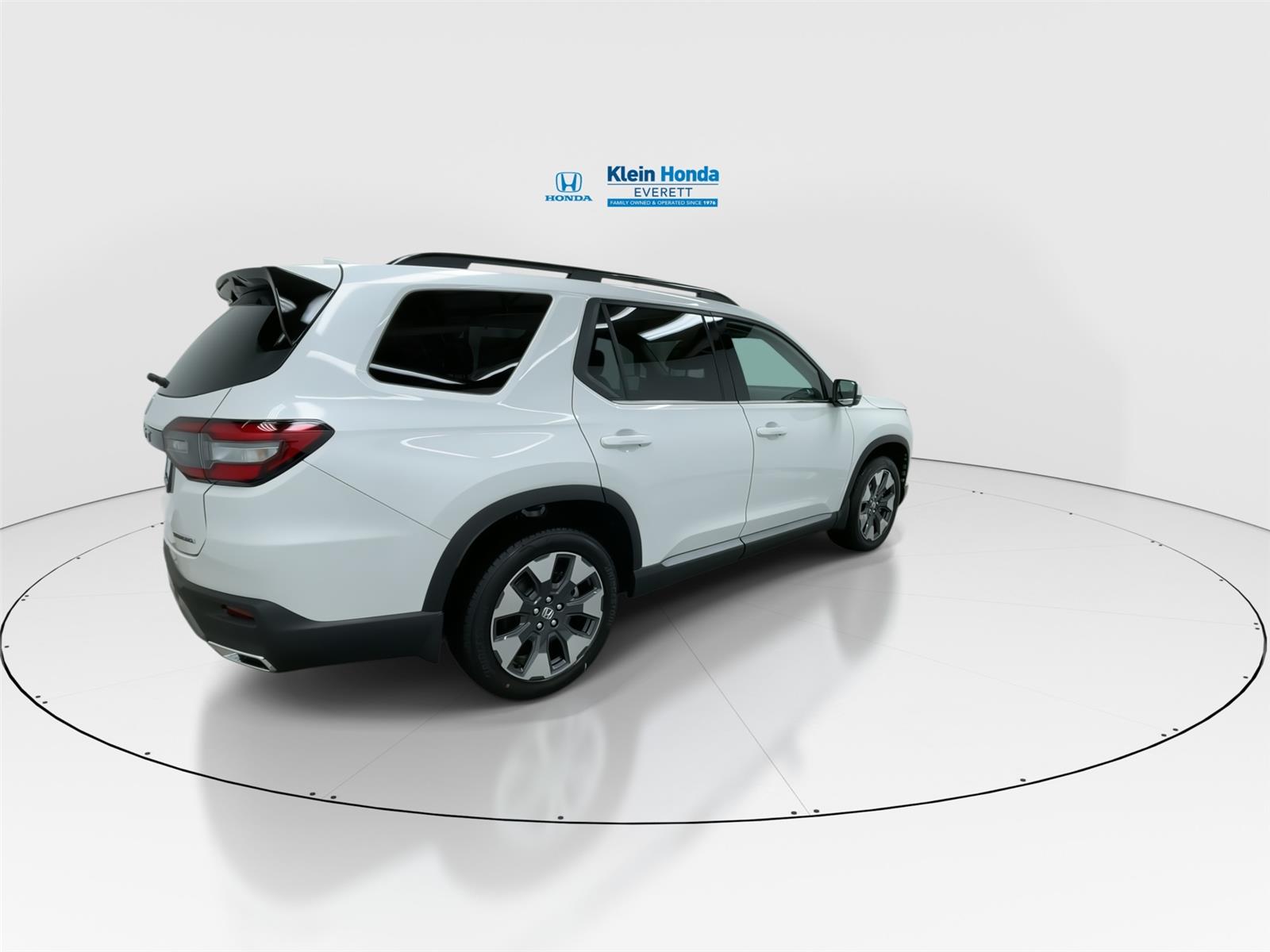 View vehicle photo 2