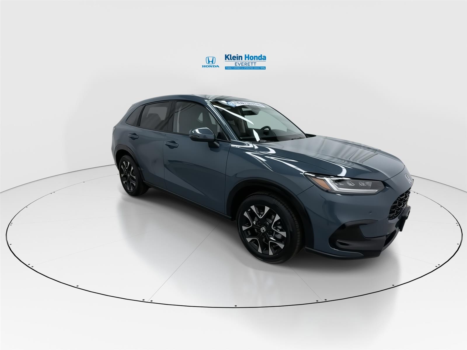 View vehicle photo 4