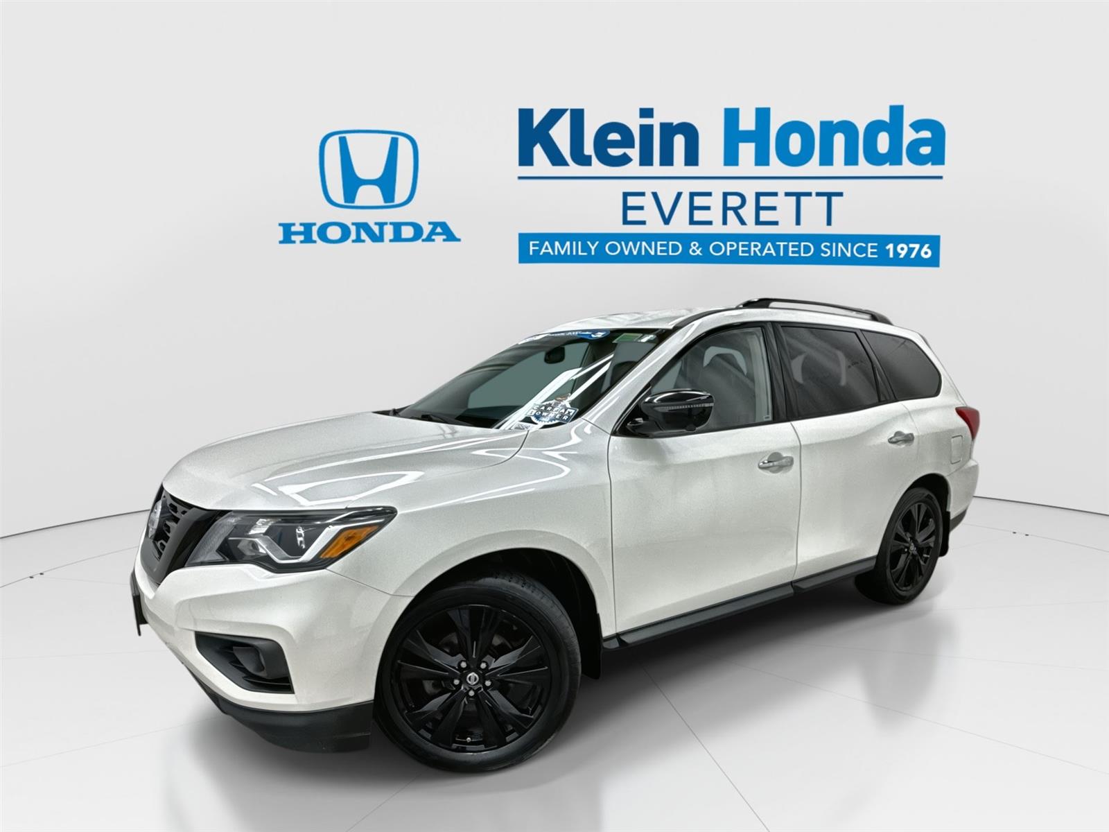 Pearl White 2018 Nissan Pathfinder SL 4WD SUV / Crossover Four-Wheel Drive Continuously Variable Transmission