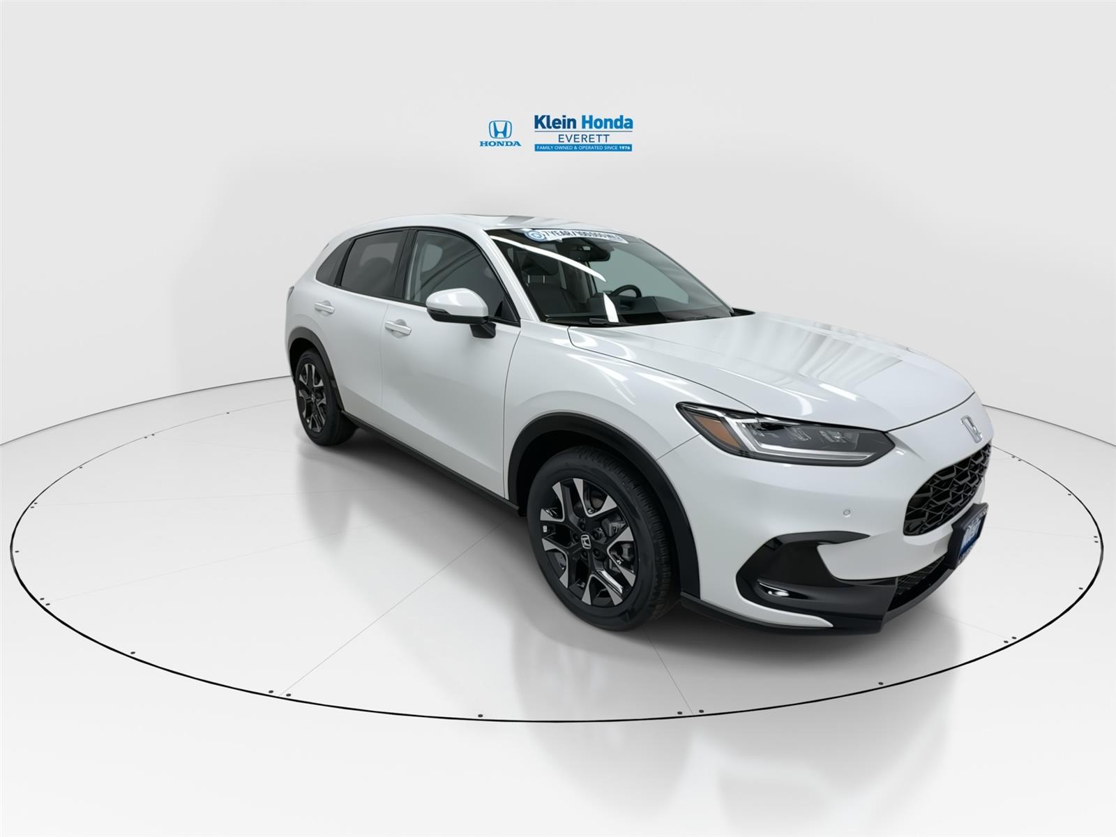 View vehicle photo 4