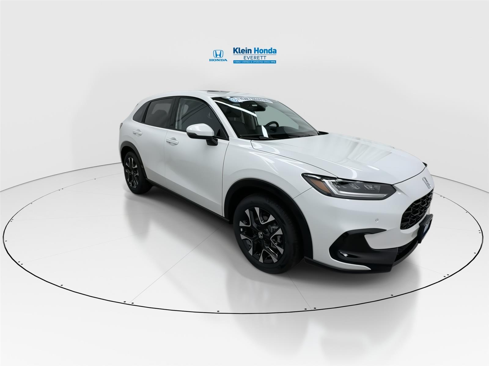 View vehicle photo 4