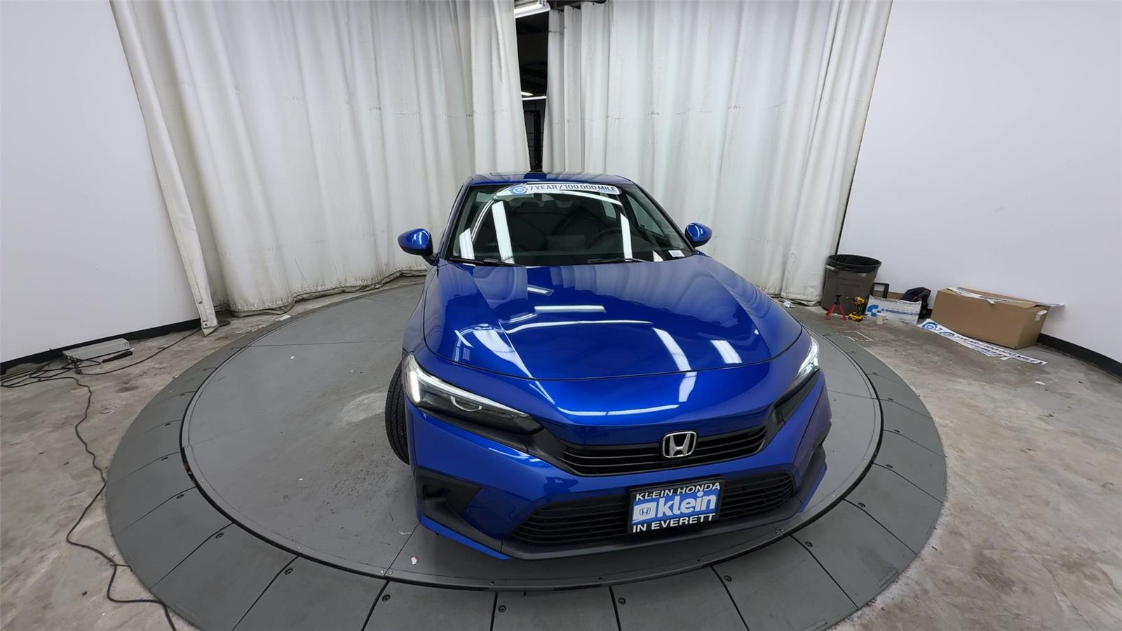 View vehicle photo 5