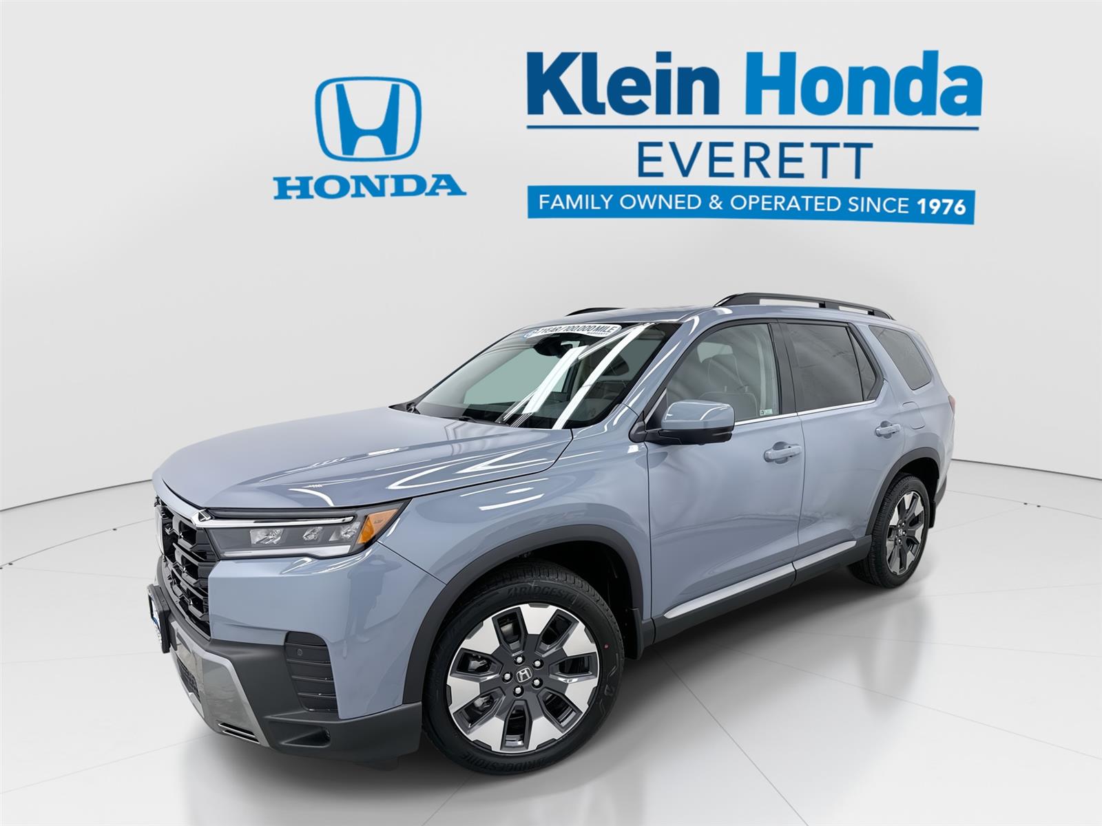 Sonic Gray Pearl 2026 Honda Pilot Elite AWD SUV / Crossover All-Wheel Drive Automatic