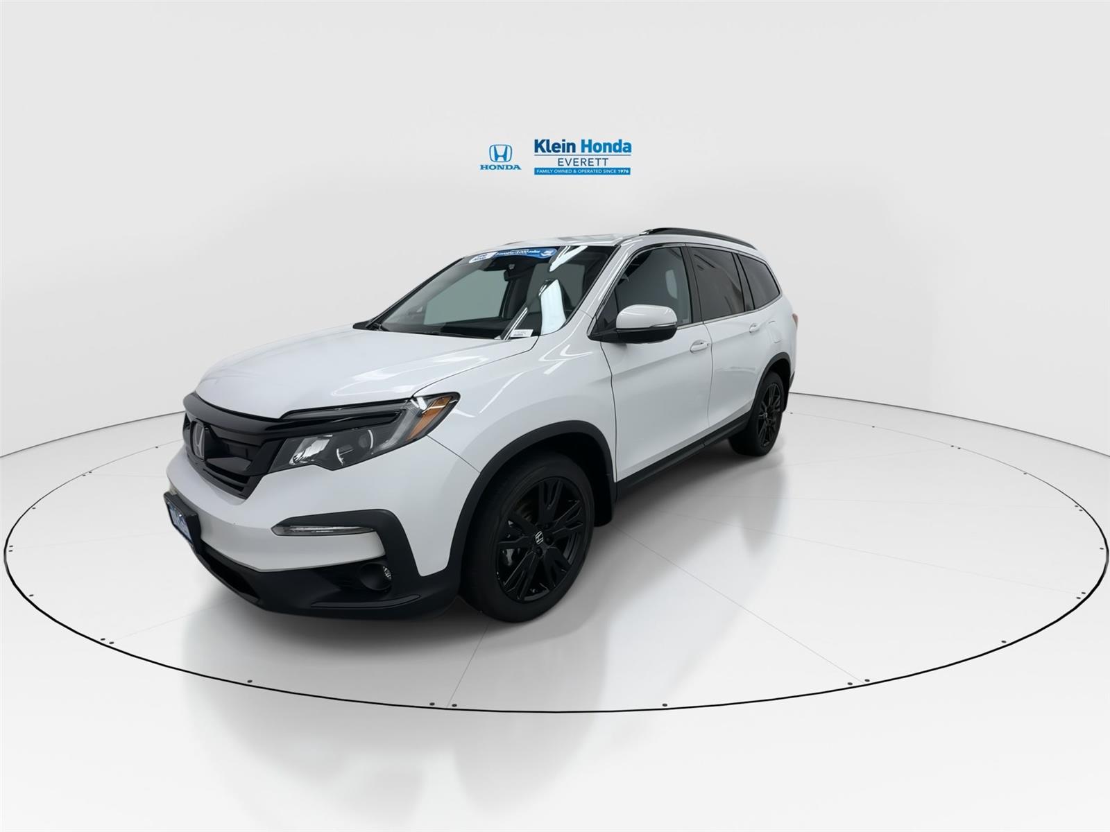 View vehicle photo 6