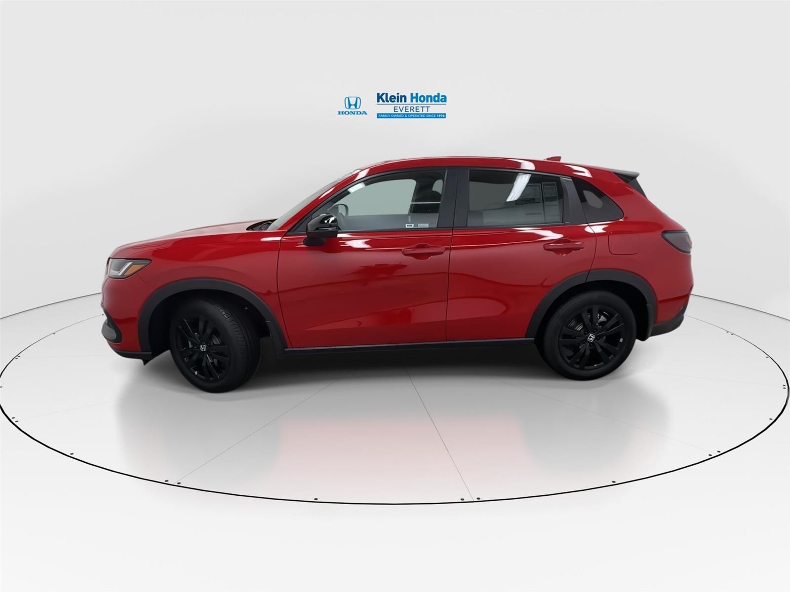 View vehicle photo 7