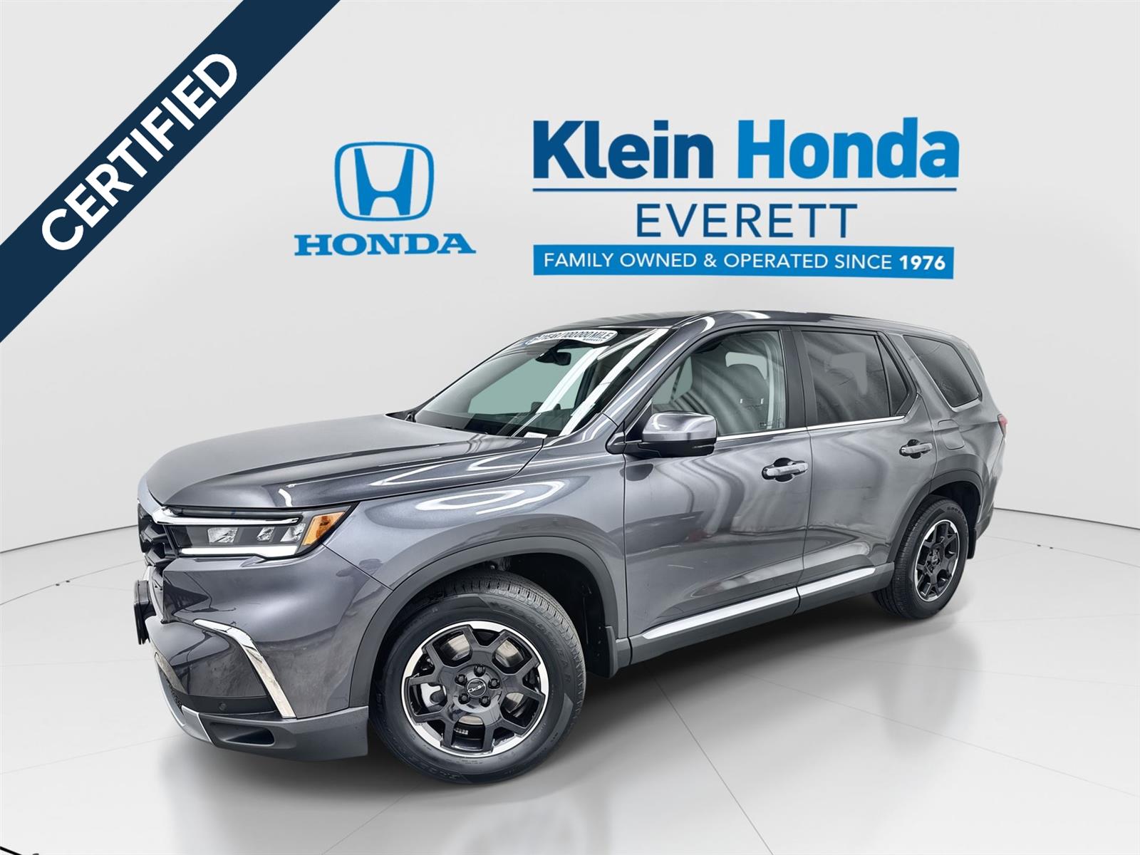Gray (Modern Steel Metallic) 2025 Honda Pilot SUV / Crossover All-Wheel Drive Automatic