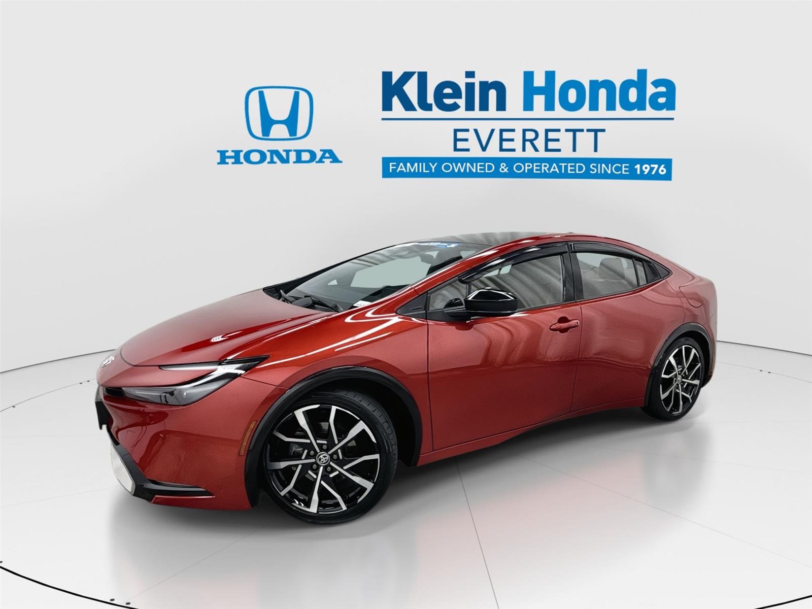 Supersonic Red 2024 Toyota Prius Prime XSE FWD Hatchback Front-Wheel Drive Continuously Variable Transmission