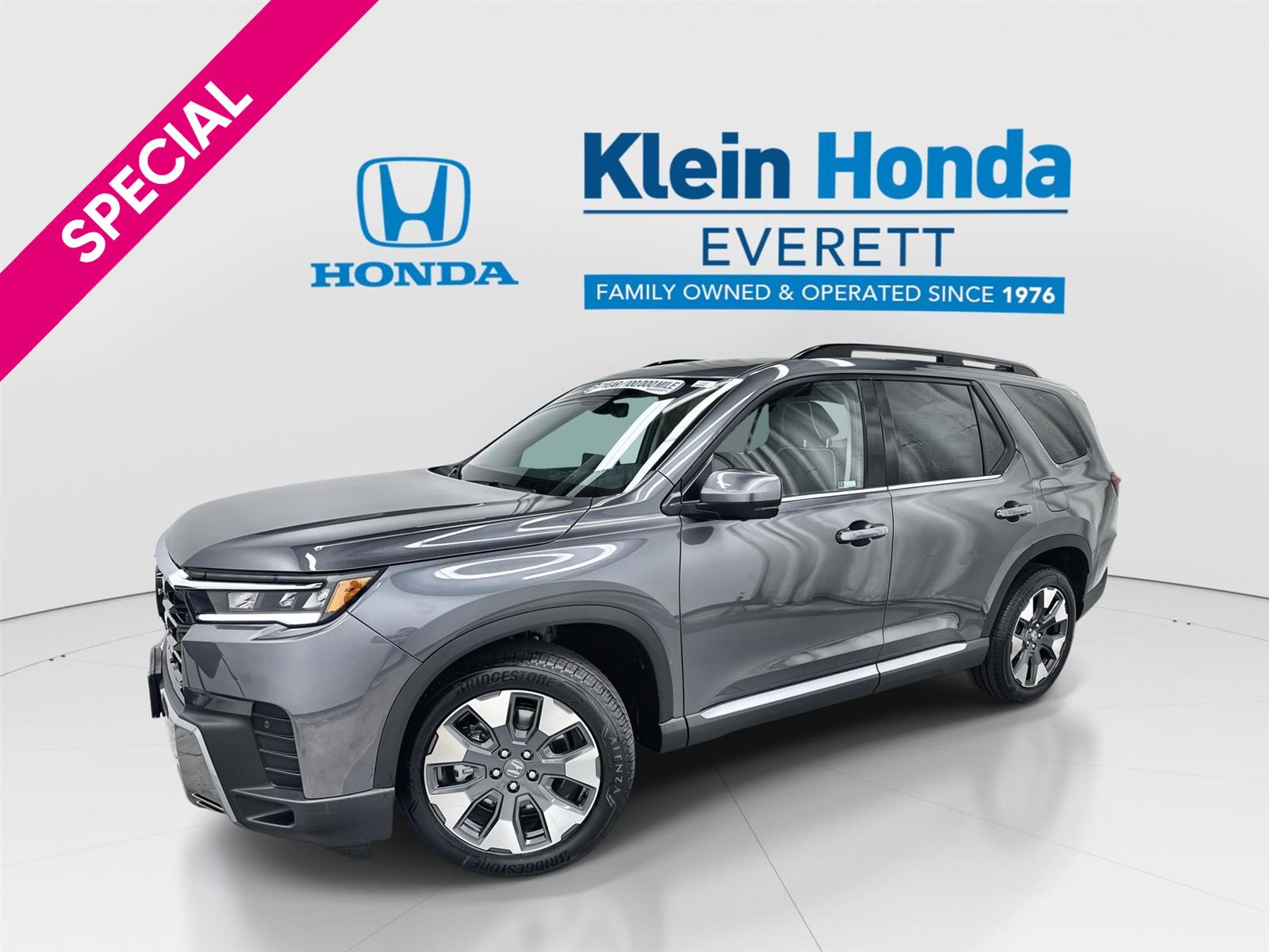 Gray (Modern Steel Metallic) 2026 Honda Pilot SUV / Crossover All-Wheel Drive Automatic