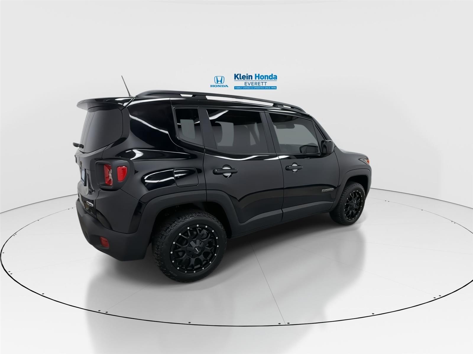 View vehicle photo 2