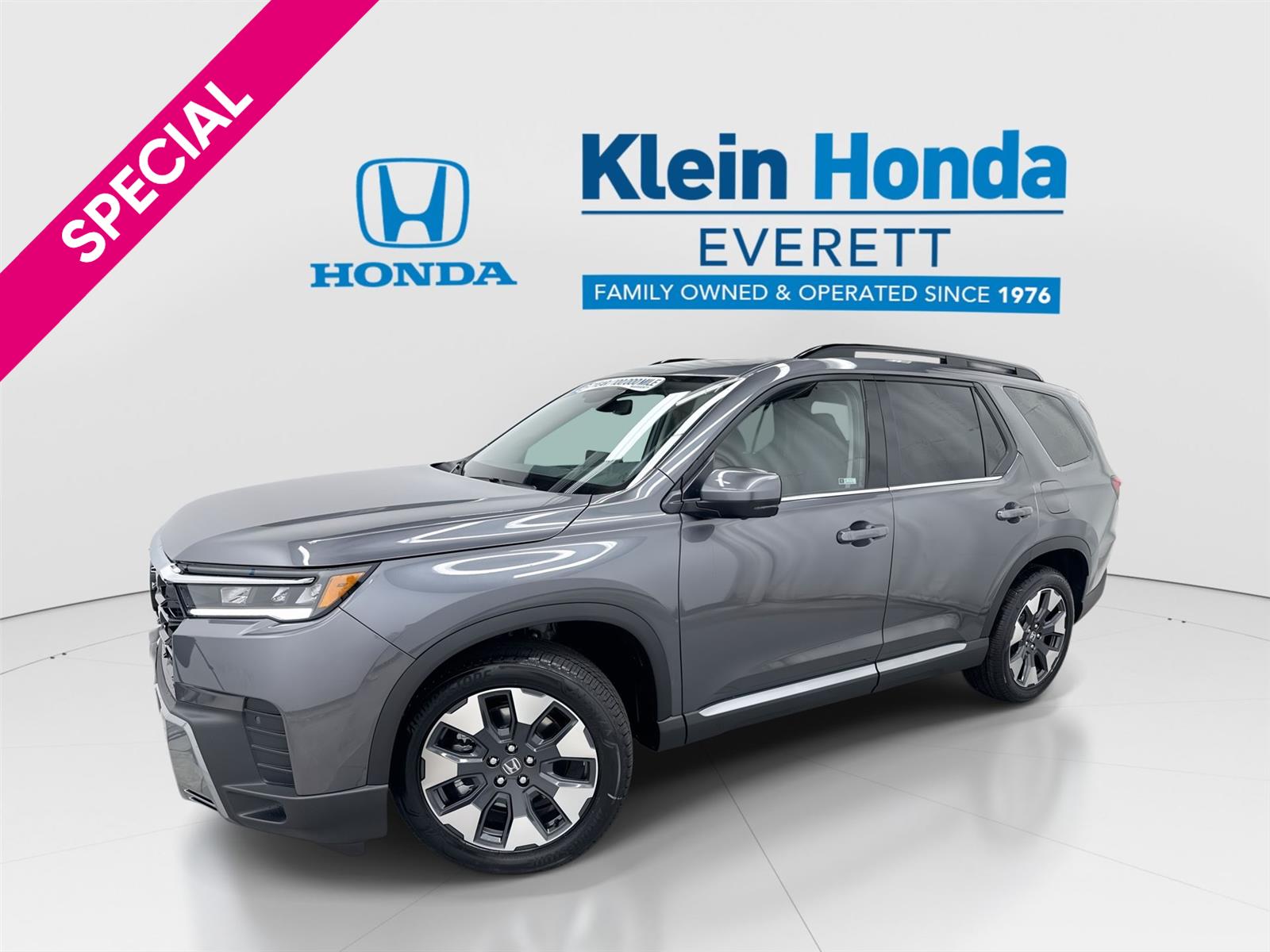 Gray (Modern Steel Metallic) 2026 Honda Pilot SUV / Crossover All-Wheel Drive Automatic