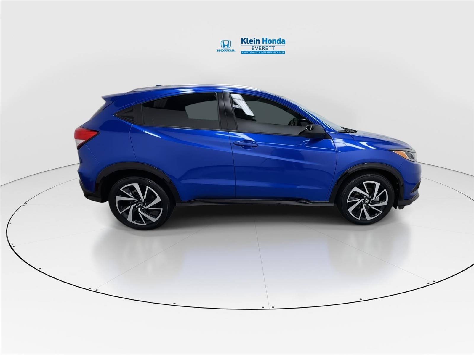 View vehicle photo 3