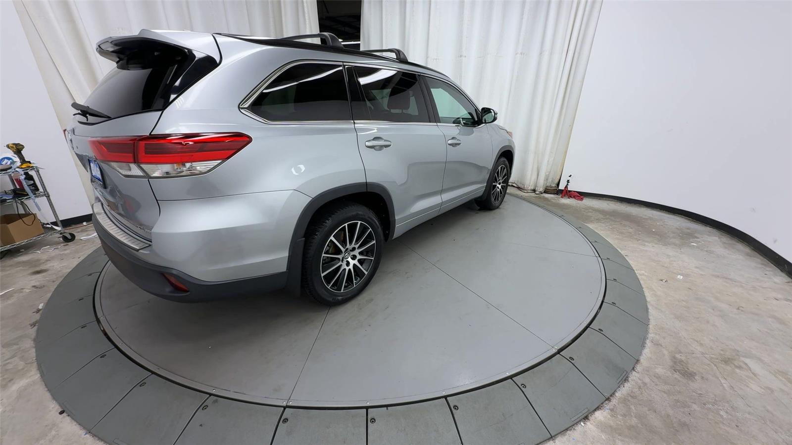 View vehicle photo 2