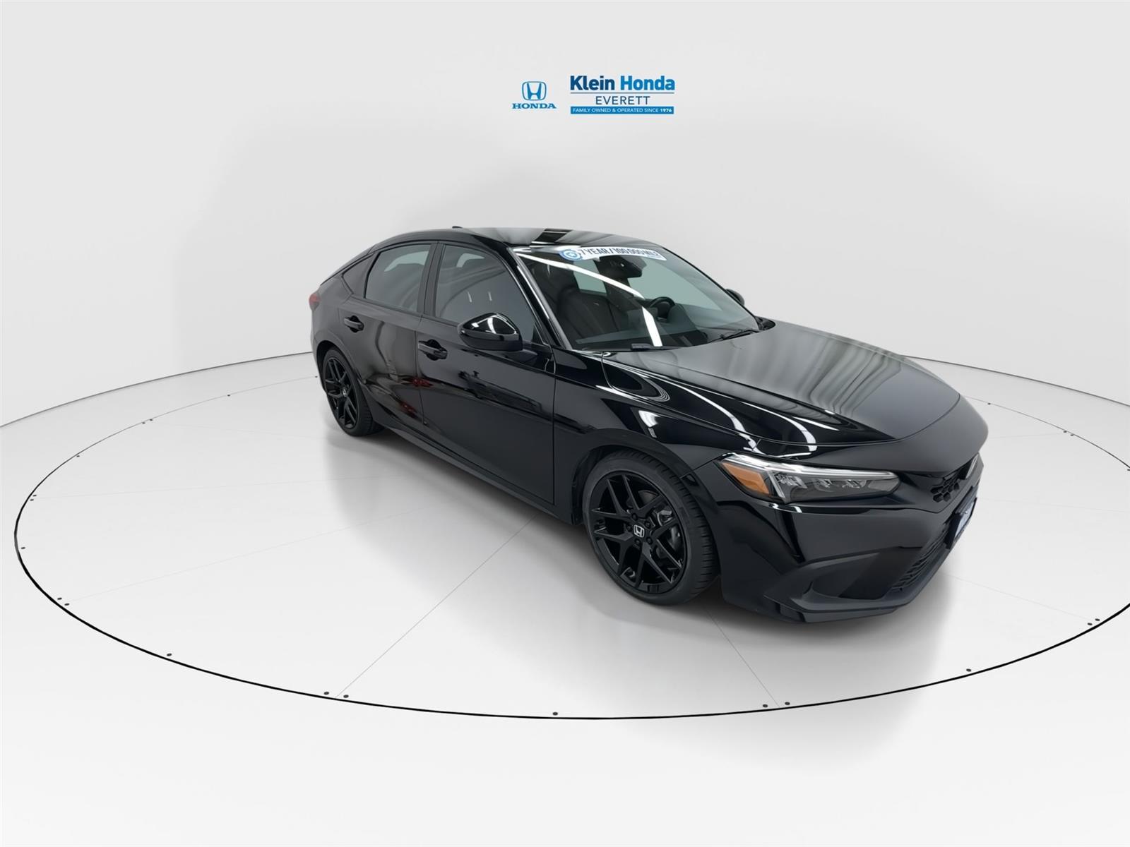 View vehicle photo 4
