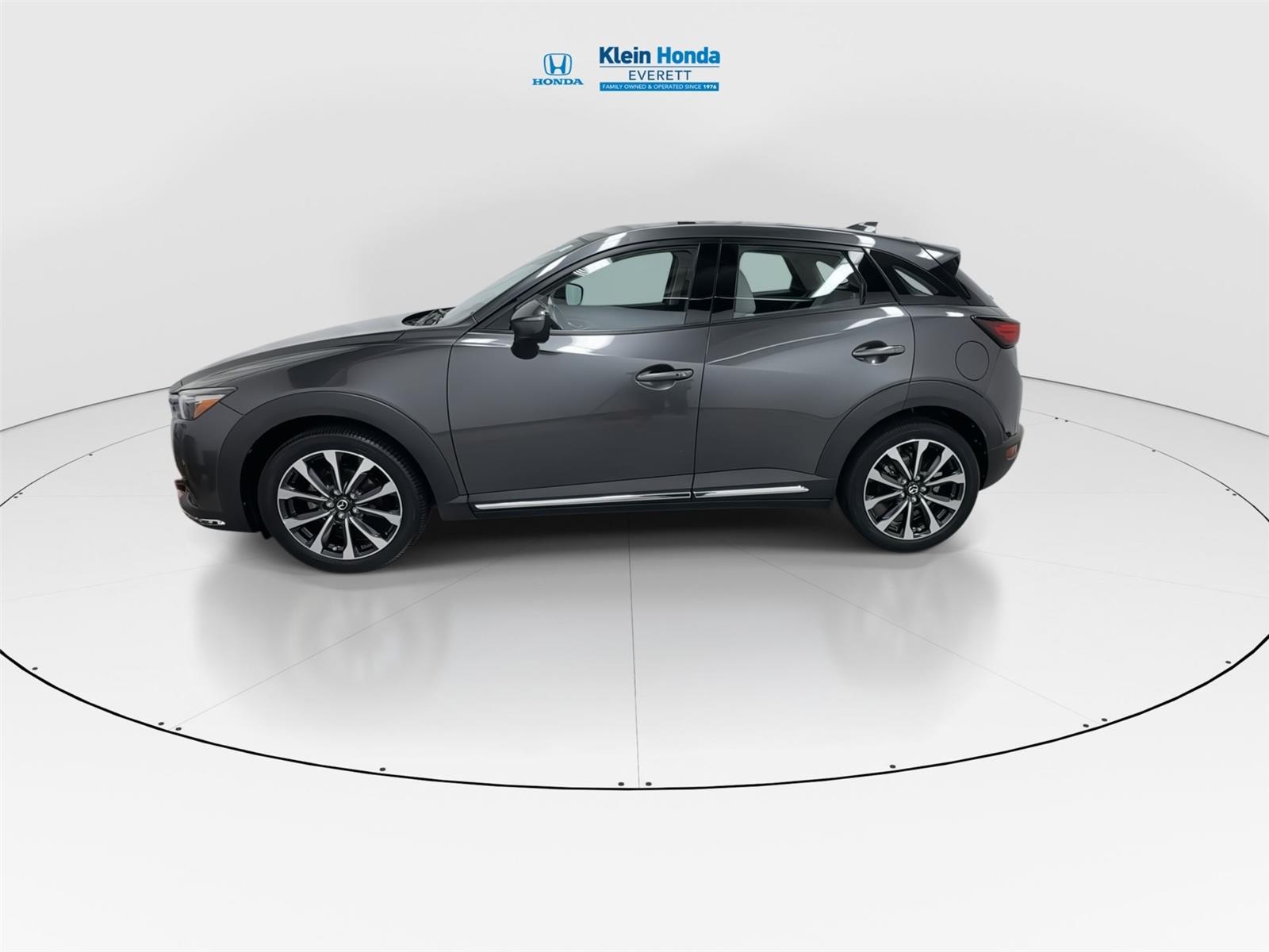 View vehicle photo 7