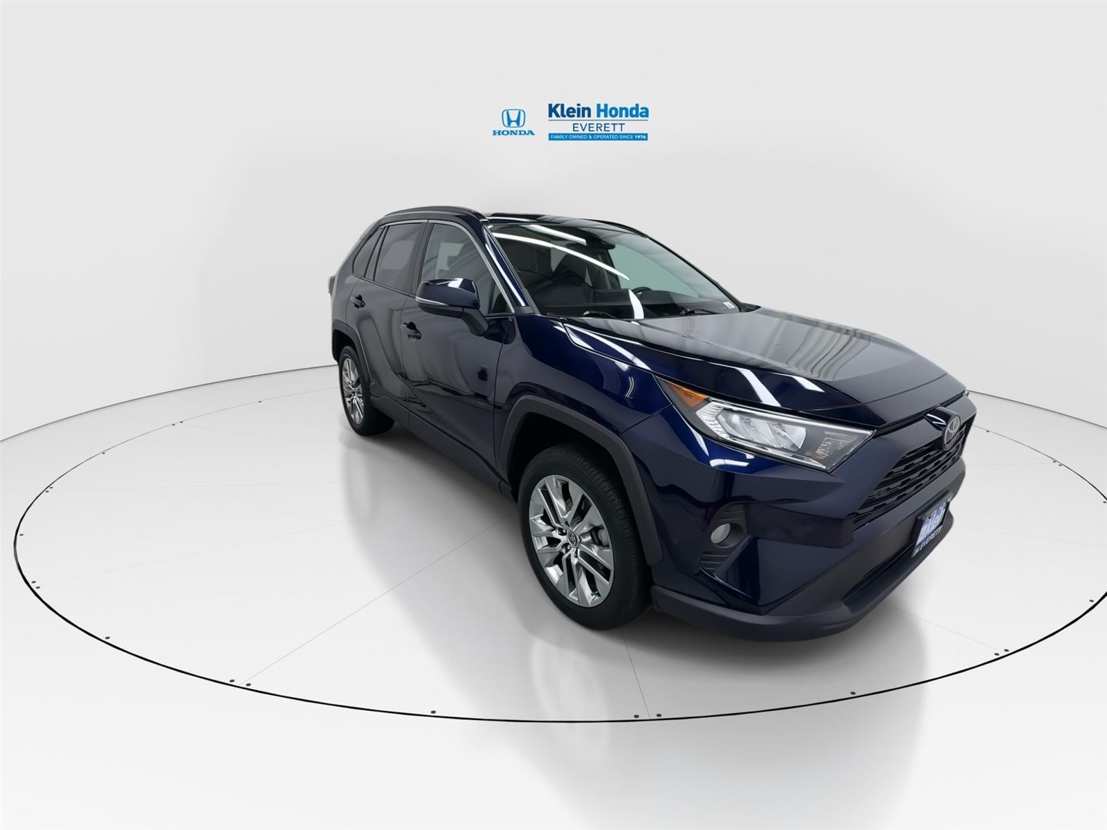 View vehicle photo 4
