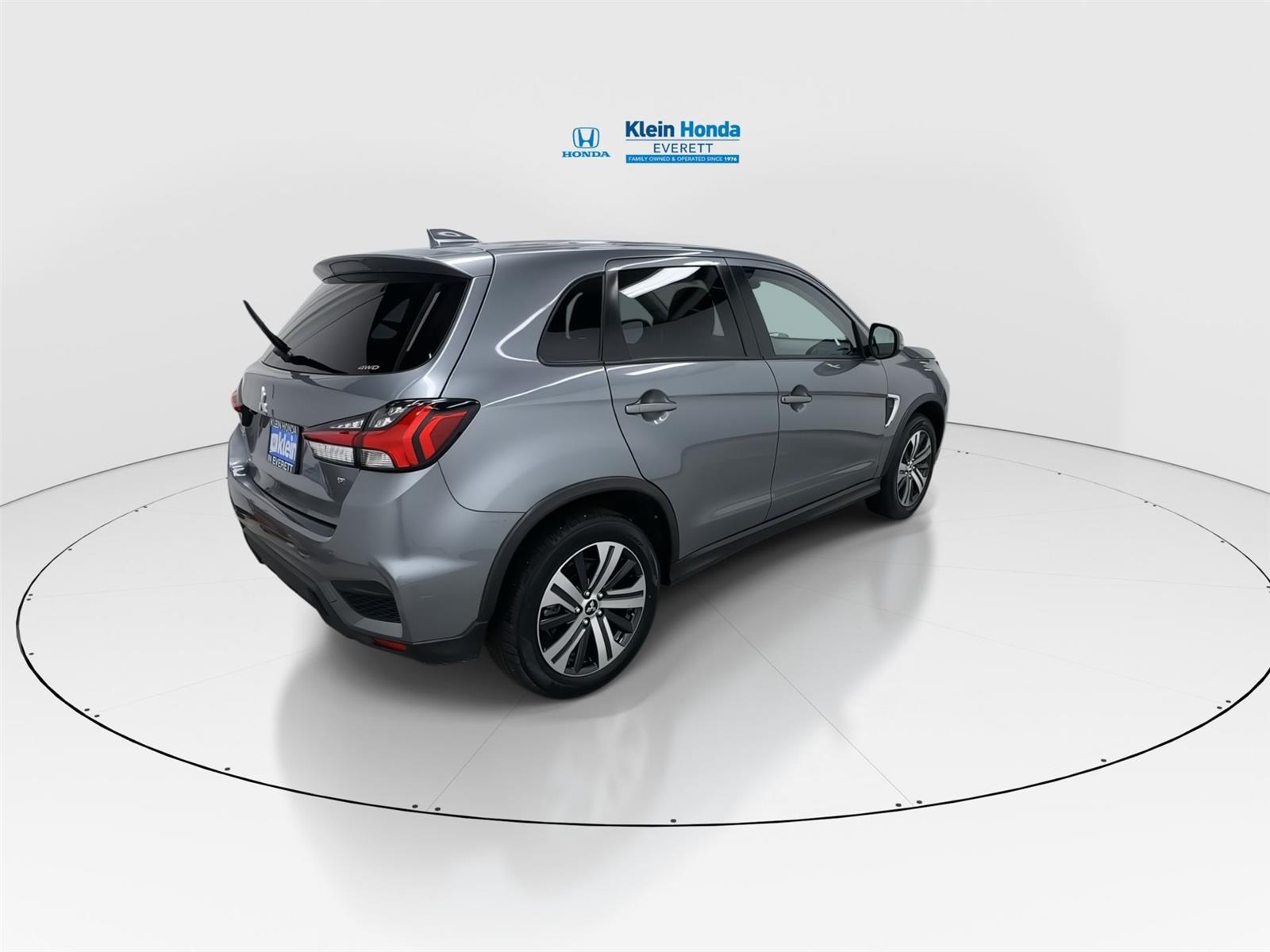 View vehicle photo 2
