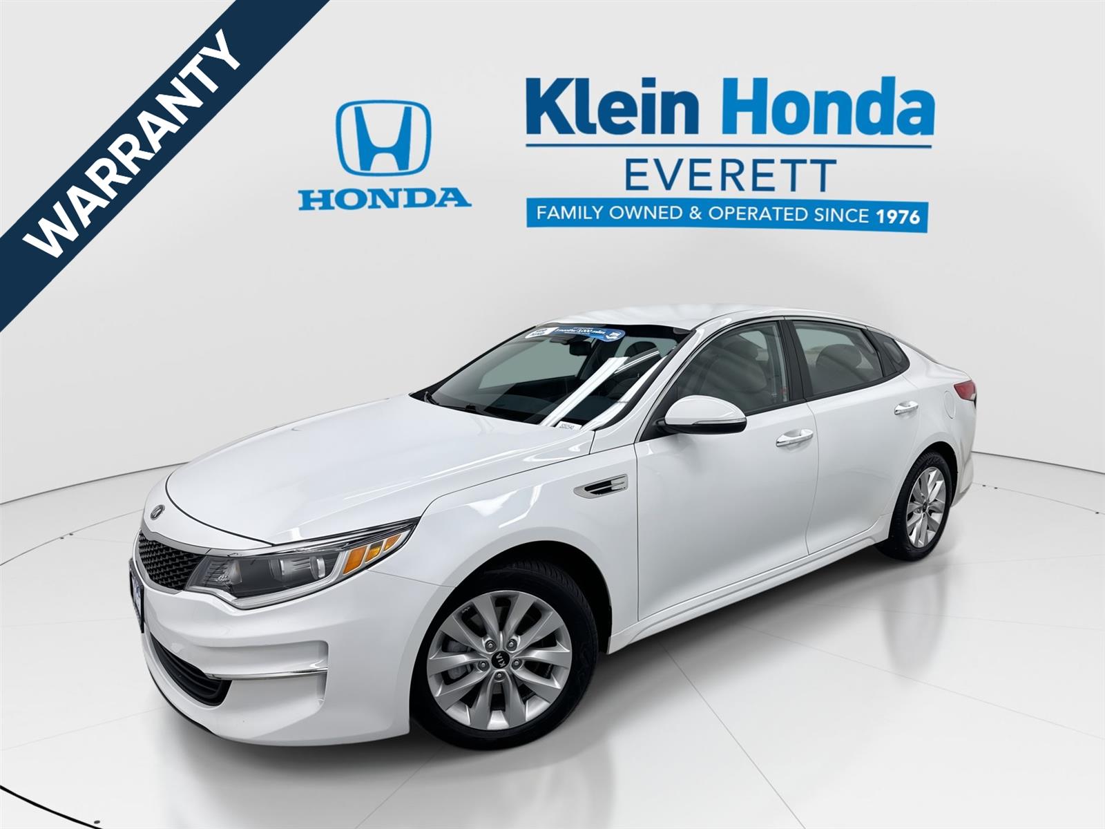 Snow White Pearl 2016 Kia Optima Sedan Front-Wheel Drive 6-Speed Automatic