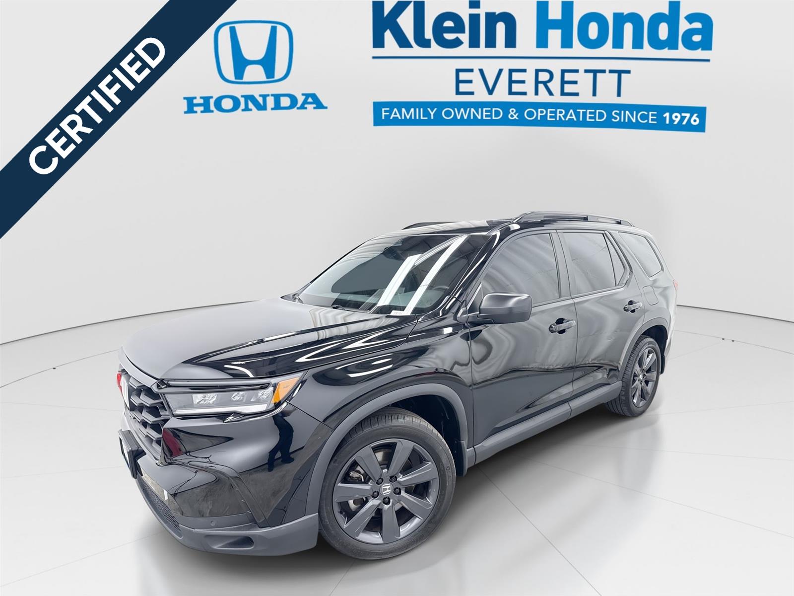 Crystal Black Pearl 2025 Honda Pilot SUV / Crossover All-Wheel Drive Automatic
