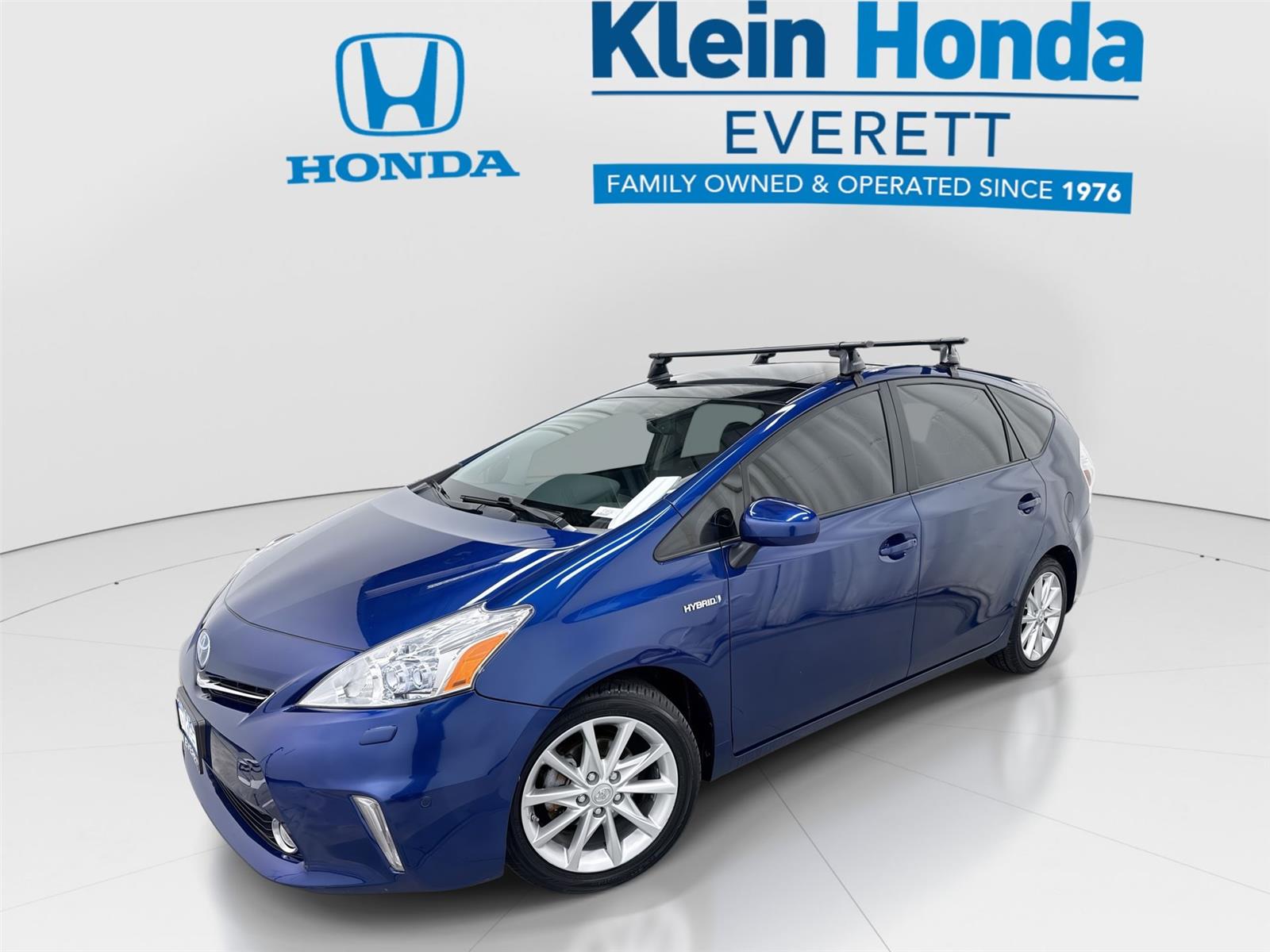 Blue Ribbon Metallic 2013 Toyota Prius v Wagon Front-Wheel Drive Continuously Variable Transmission